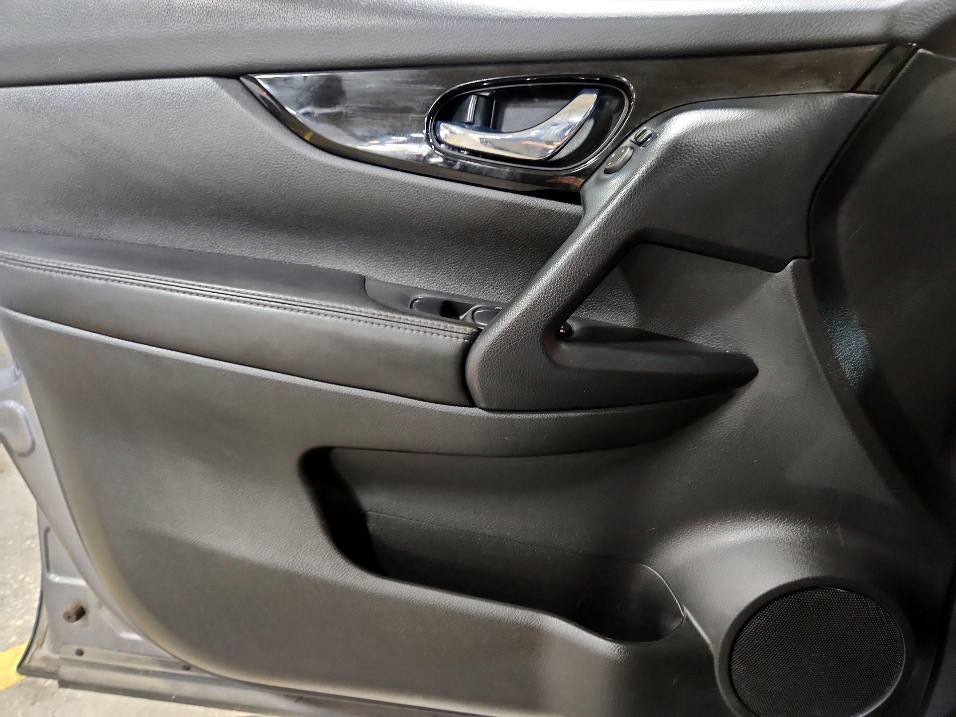 Thumbnail: 2022 Nissan Rogue Sport - 12