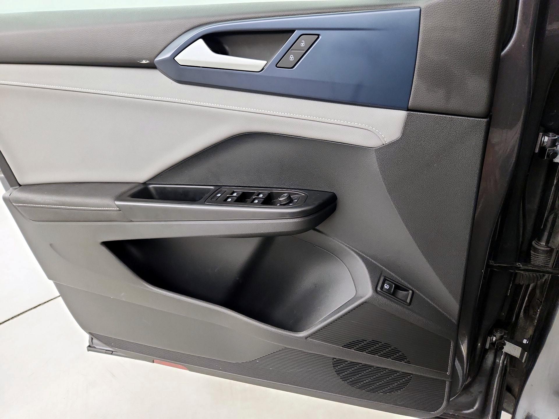 Thumbnail: 2024 Volkswagen Taos - 12