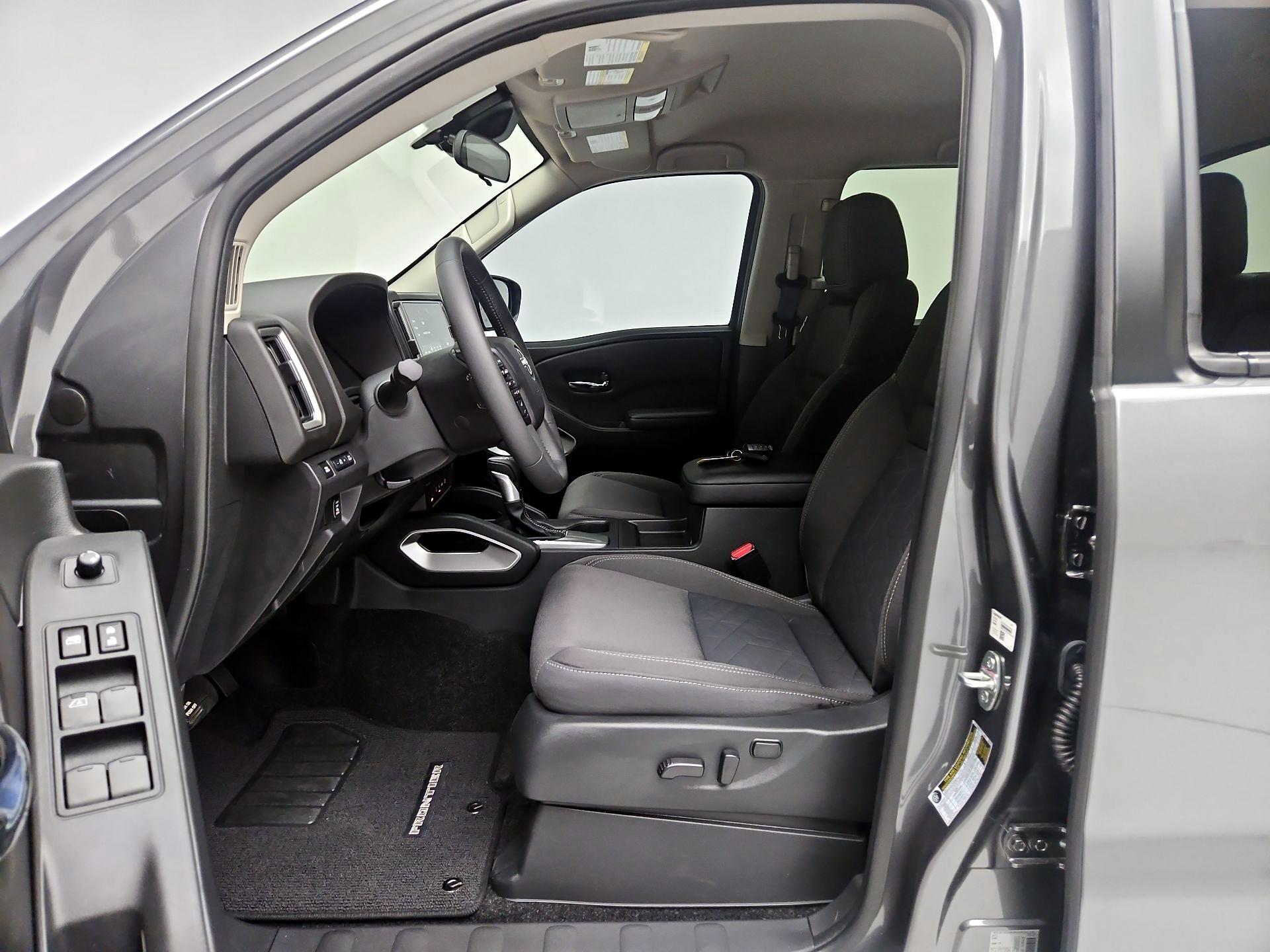 Thumbnail: 2025 Nissan Frontier - 11