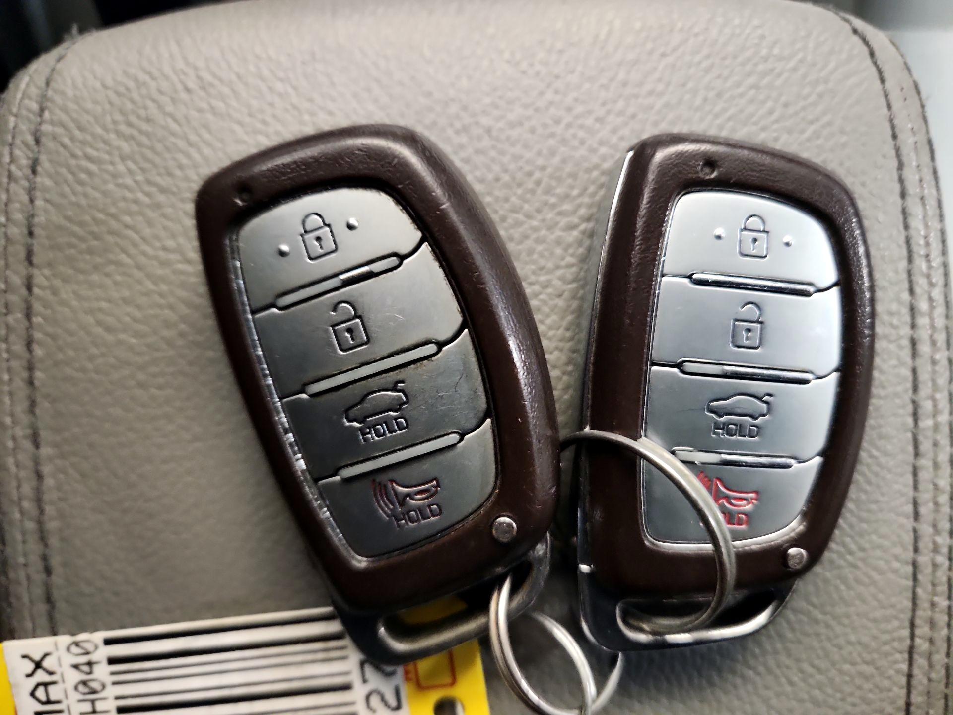 Thumbnail: 2017 Hyundai Elantra - 18