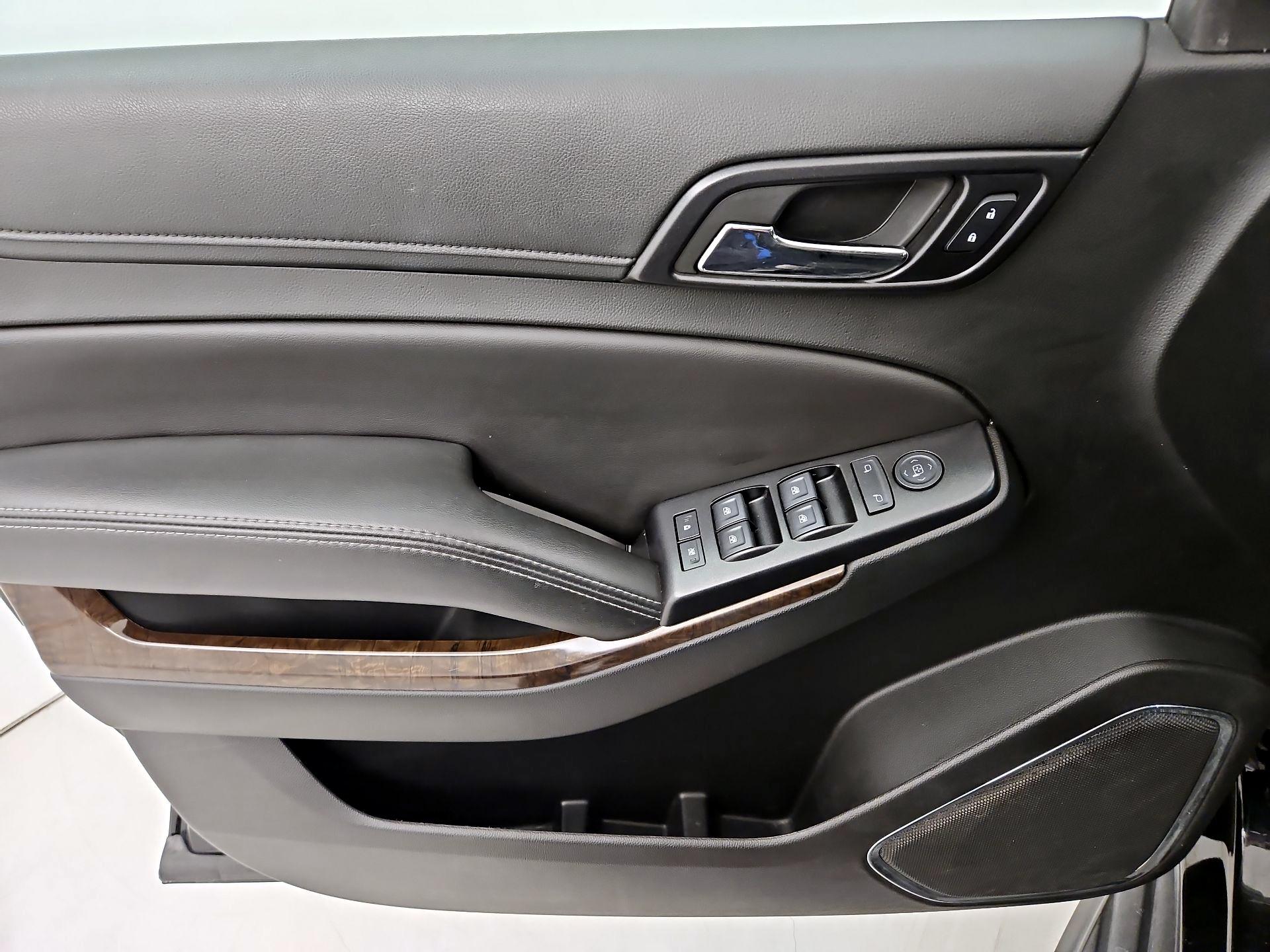 Thumbnail: 2018 Chevrolet Suburban - 12