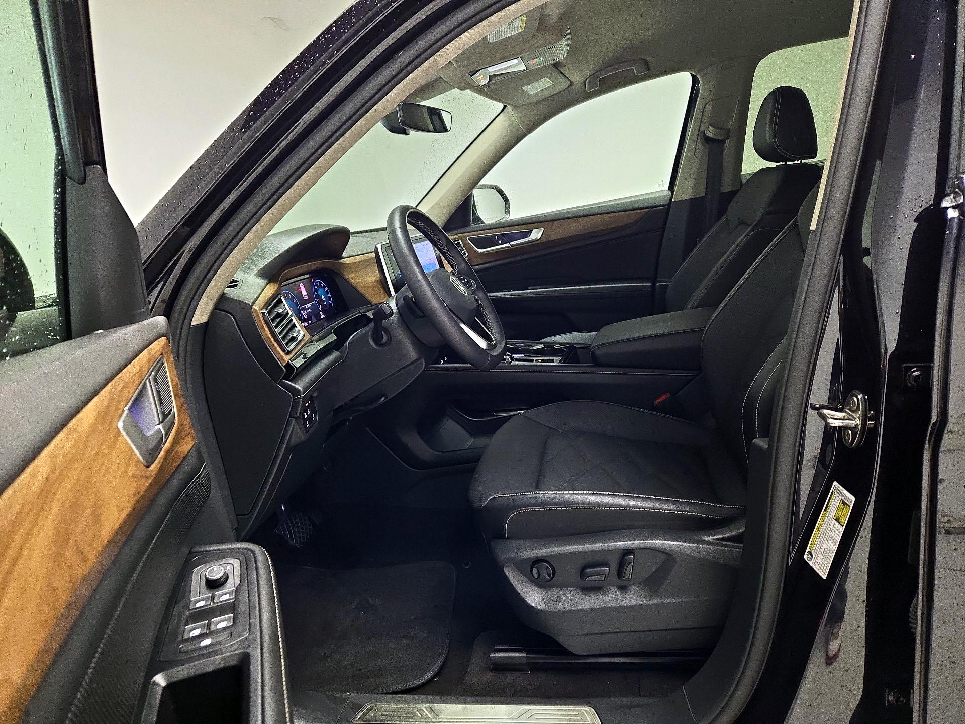 Thumbnail: 2024 Volkswagen Atlas - 11