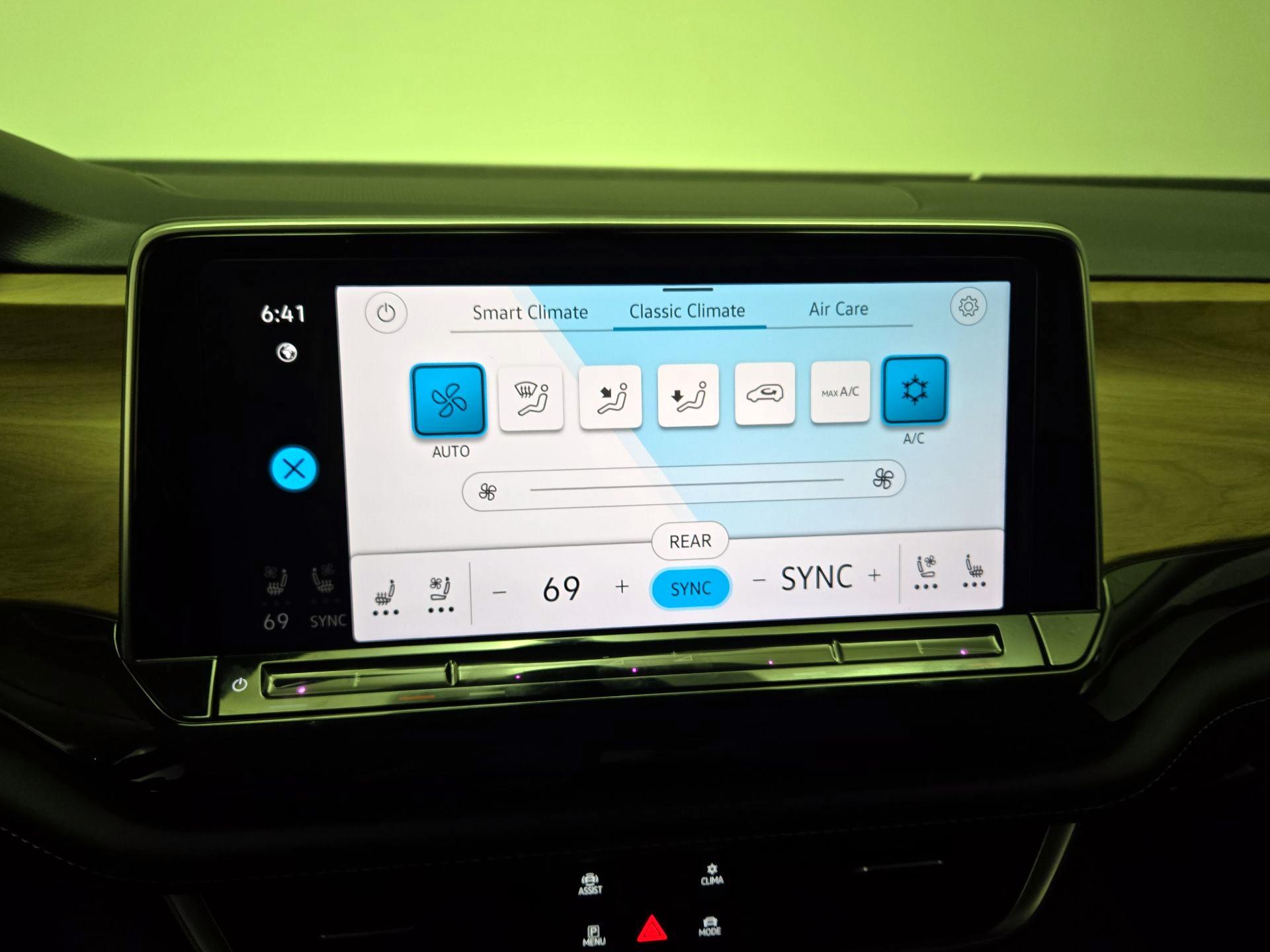 Thumbnail: 2024 Volkswagen Atlas - 16