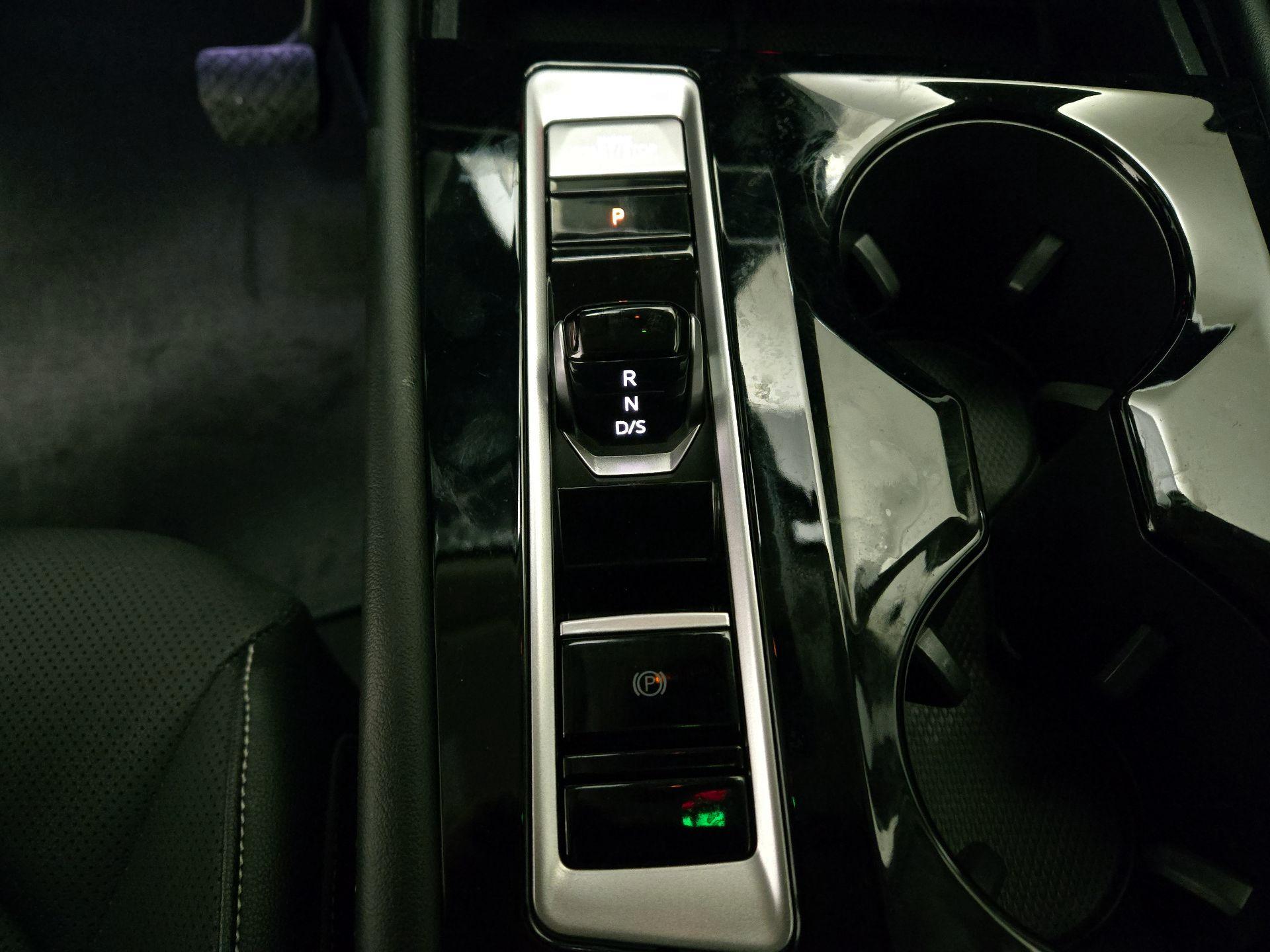 Thumbnail: 2024 Volkswagen Atlas - 17