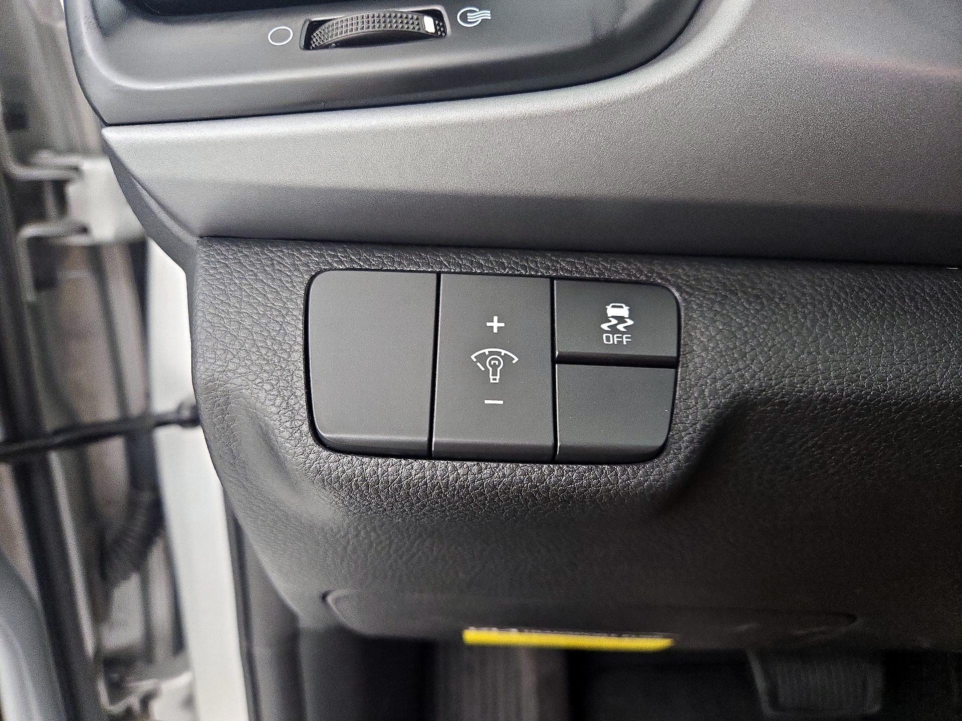 Thumbnail: 2023 Kia Rio - 13