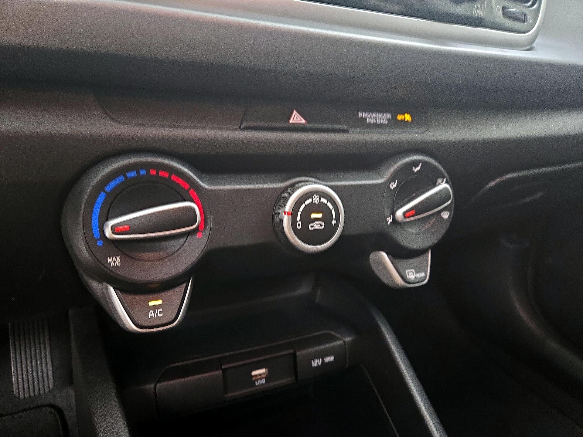 Thumbnail: 2023 Kia Rio - 16