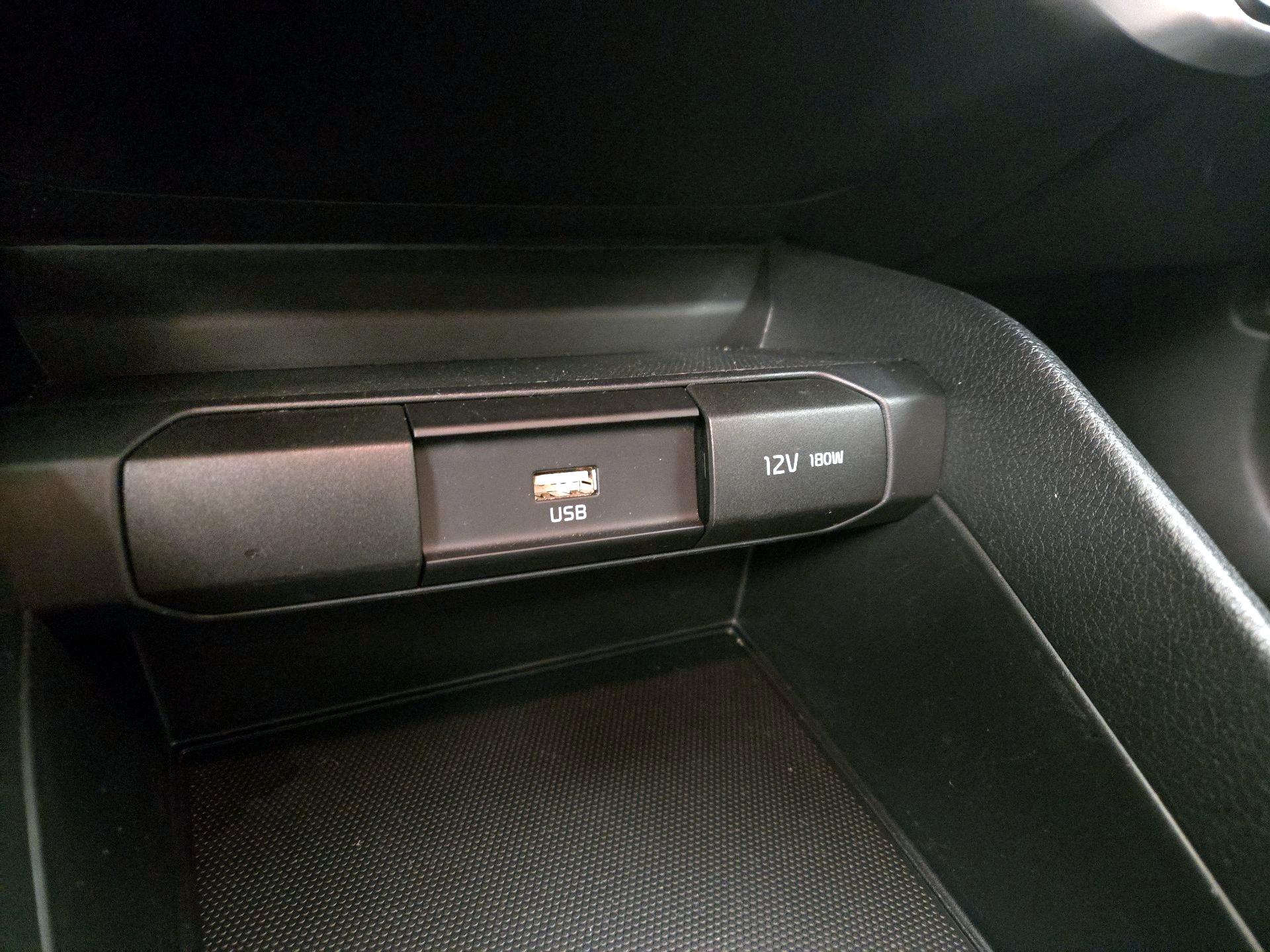 Thumbnail: 2023 Kia Rio - 18