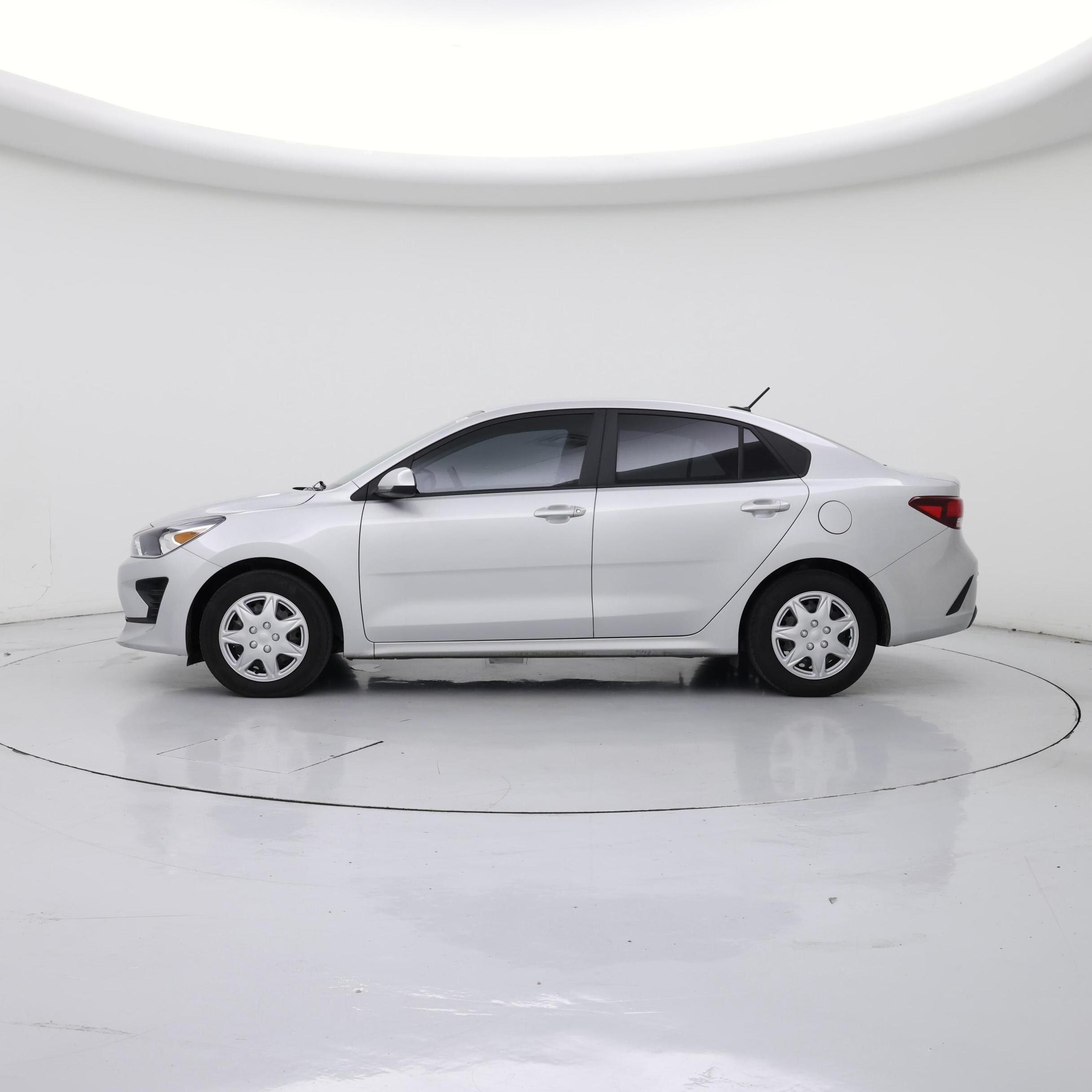 Thumbnail: 2023 Kia Rio - 3