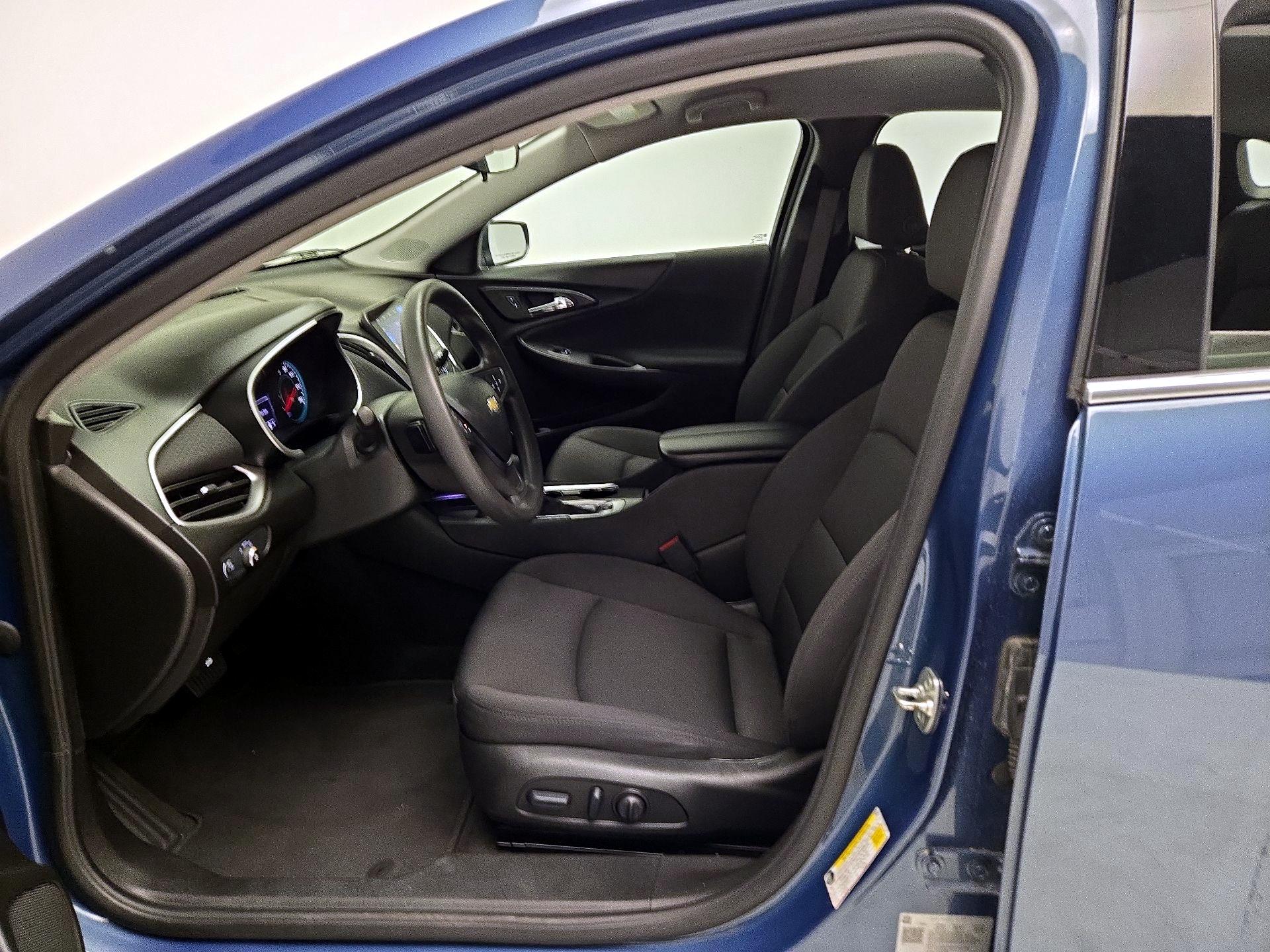 Thumbnail: 2024 Chevrolet Malibu - 11