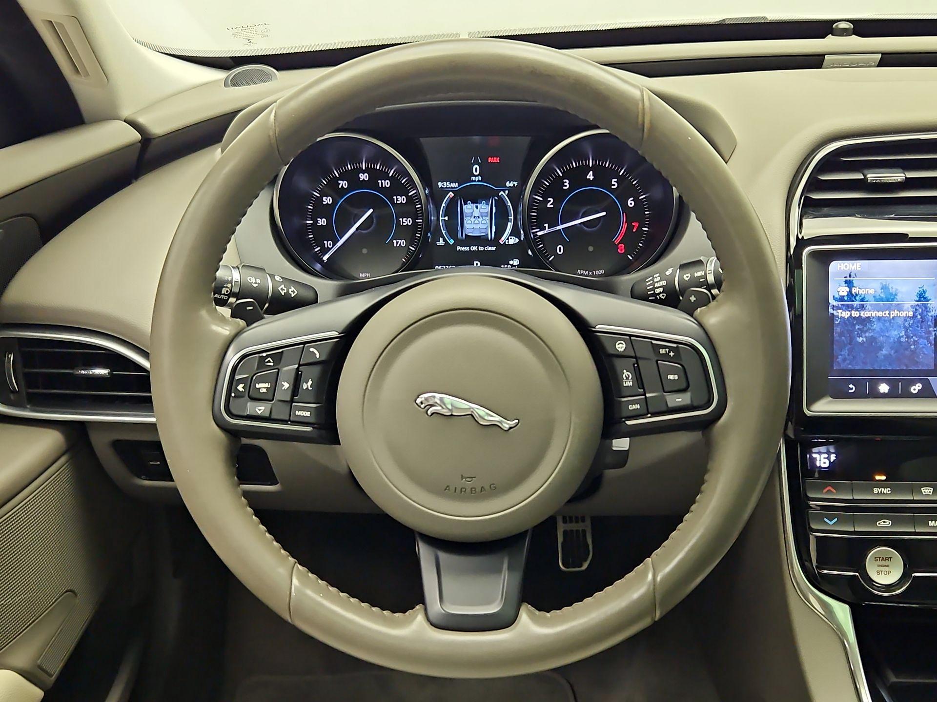 Thumbnail: 2019 Jaguar XE - 10