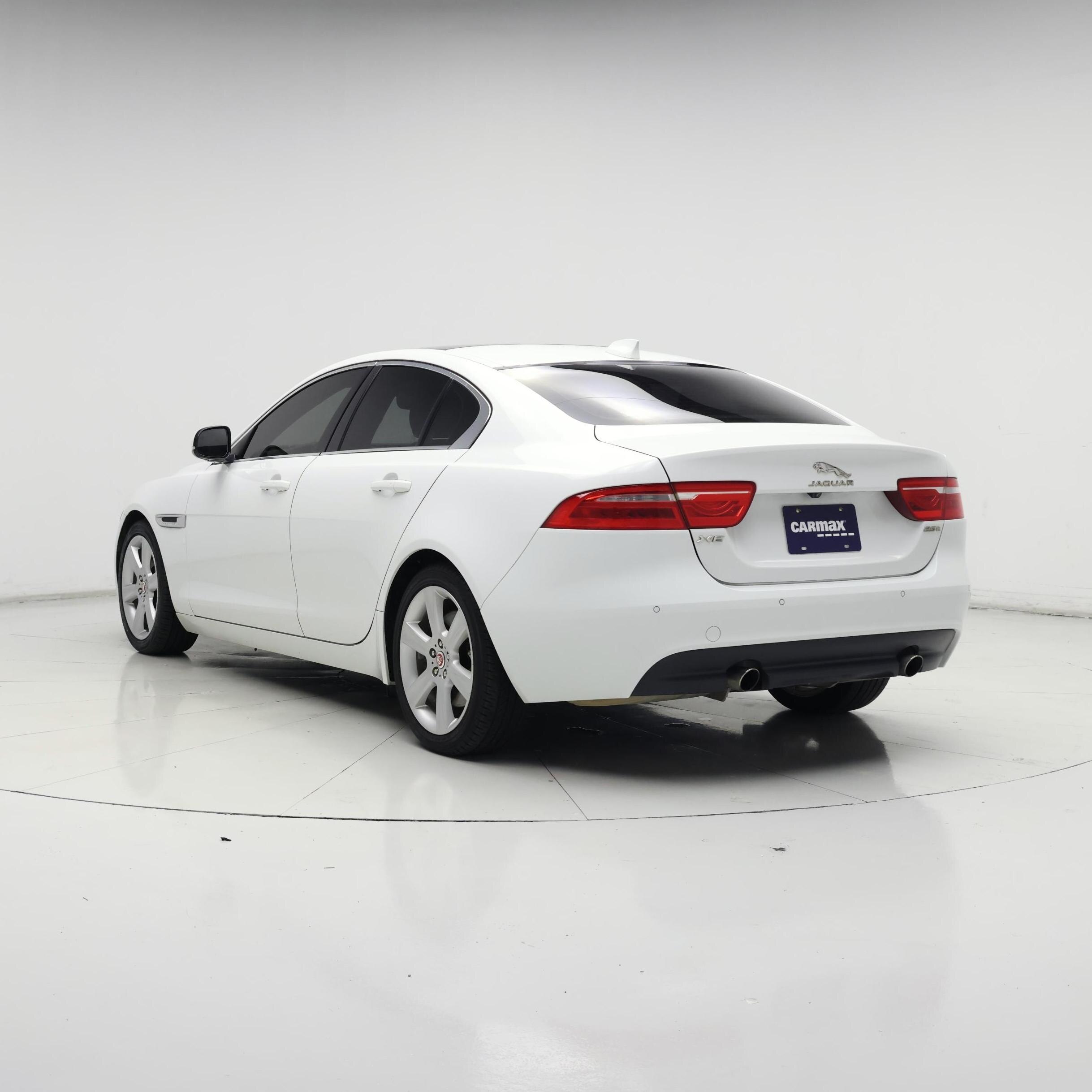 Thumbnail: 2019 Jaguar XE - 2