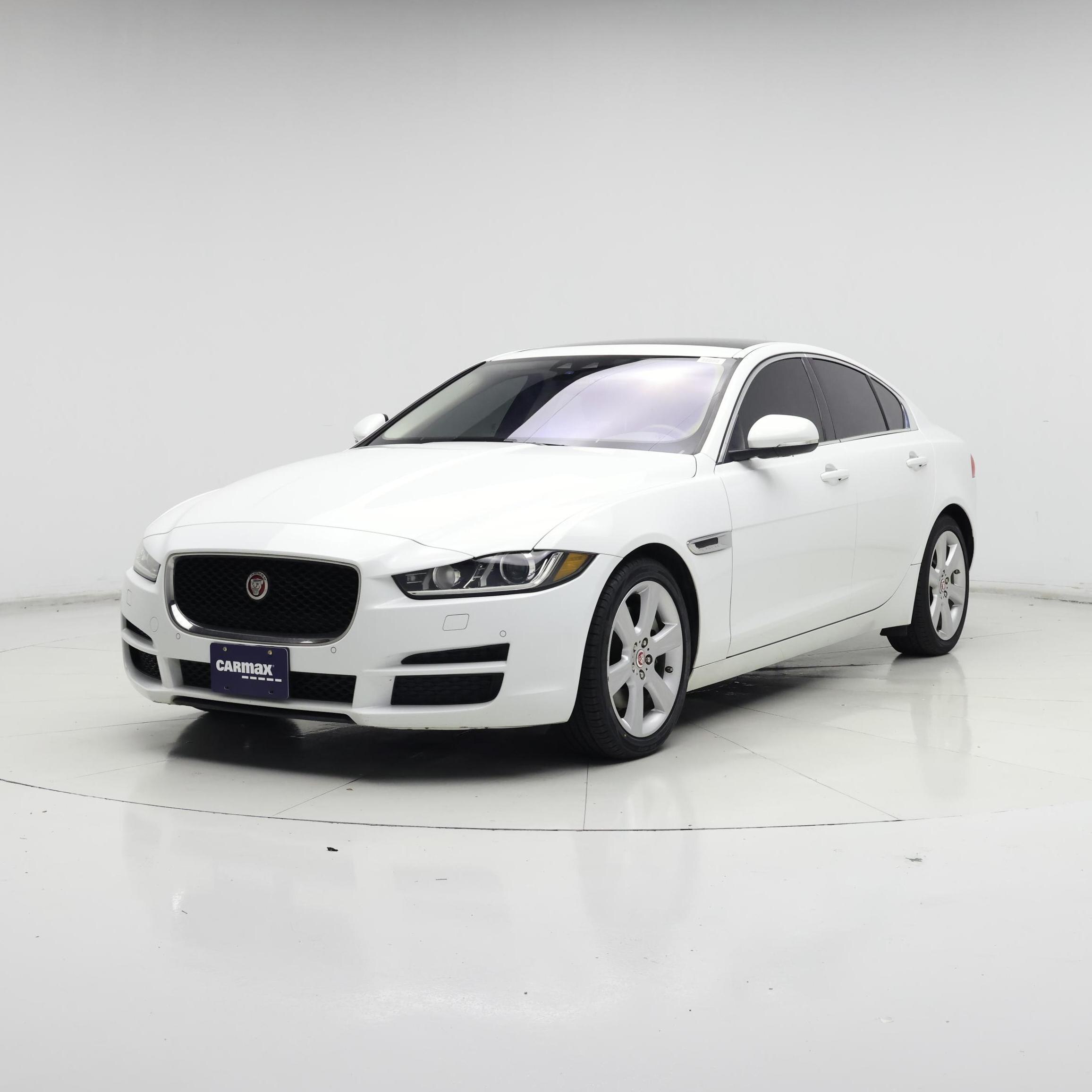 Thumbnail: 2019 Jaguar XE - 4