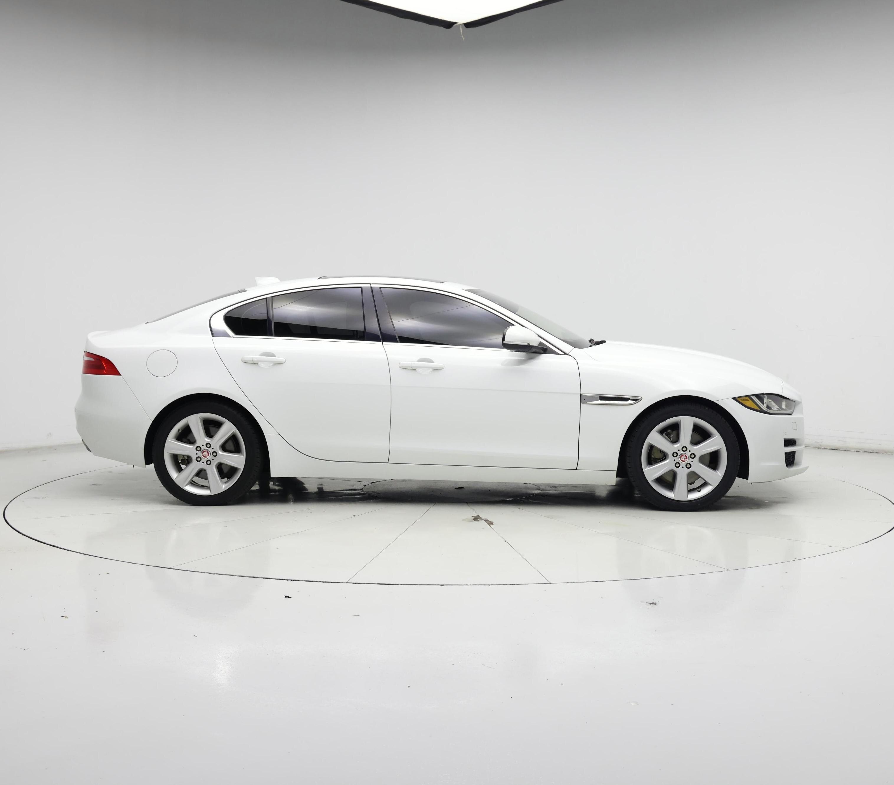 Thumbnail: 2019 Jaguar XE - 7