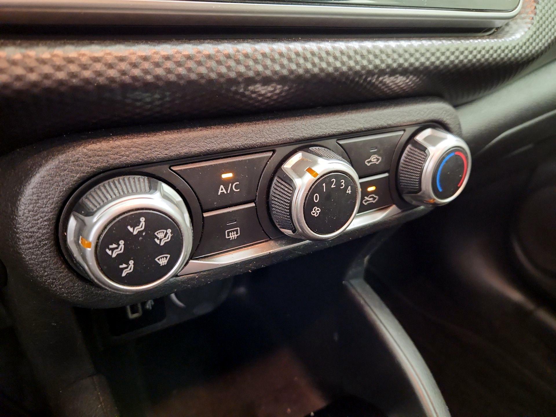 Thumbnail: 2020 Nissan Kicks - 16