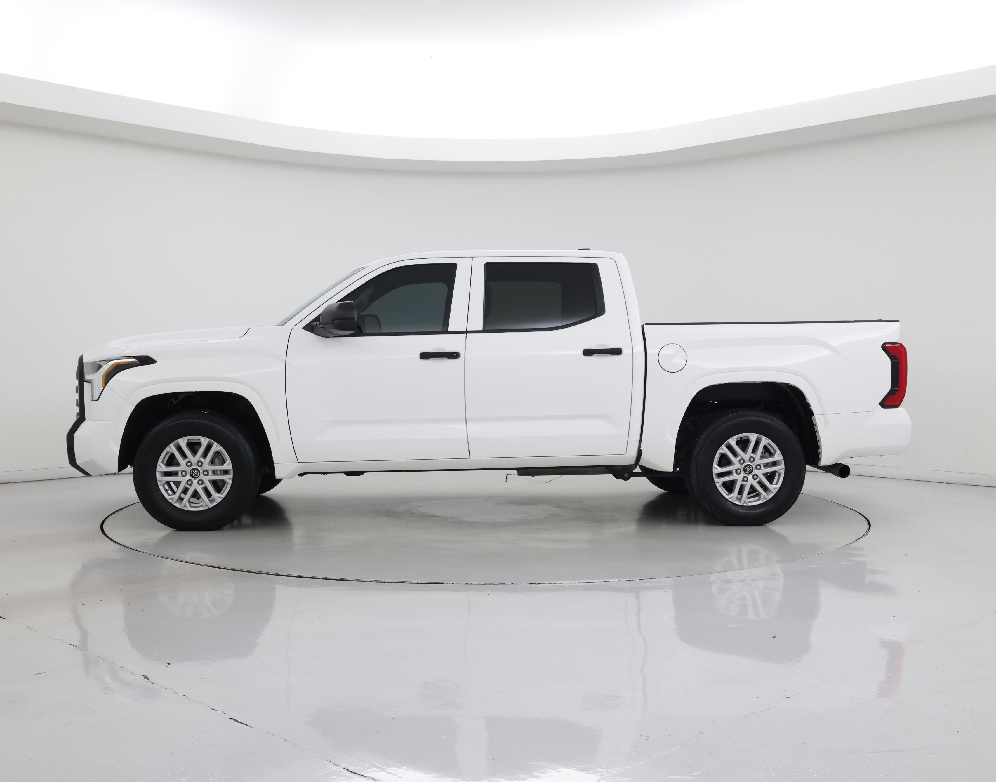 Thumbnail: 2024 Toyota Tundra - 3