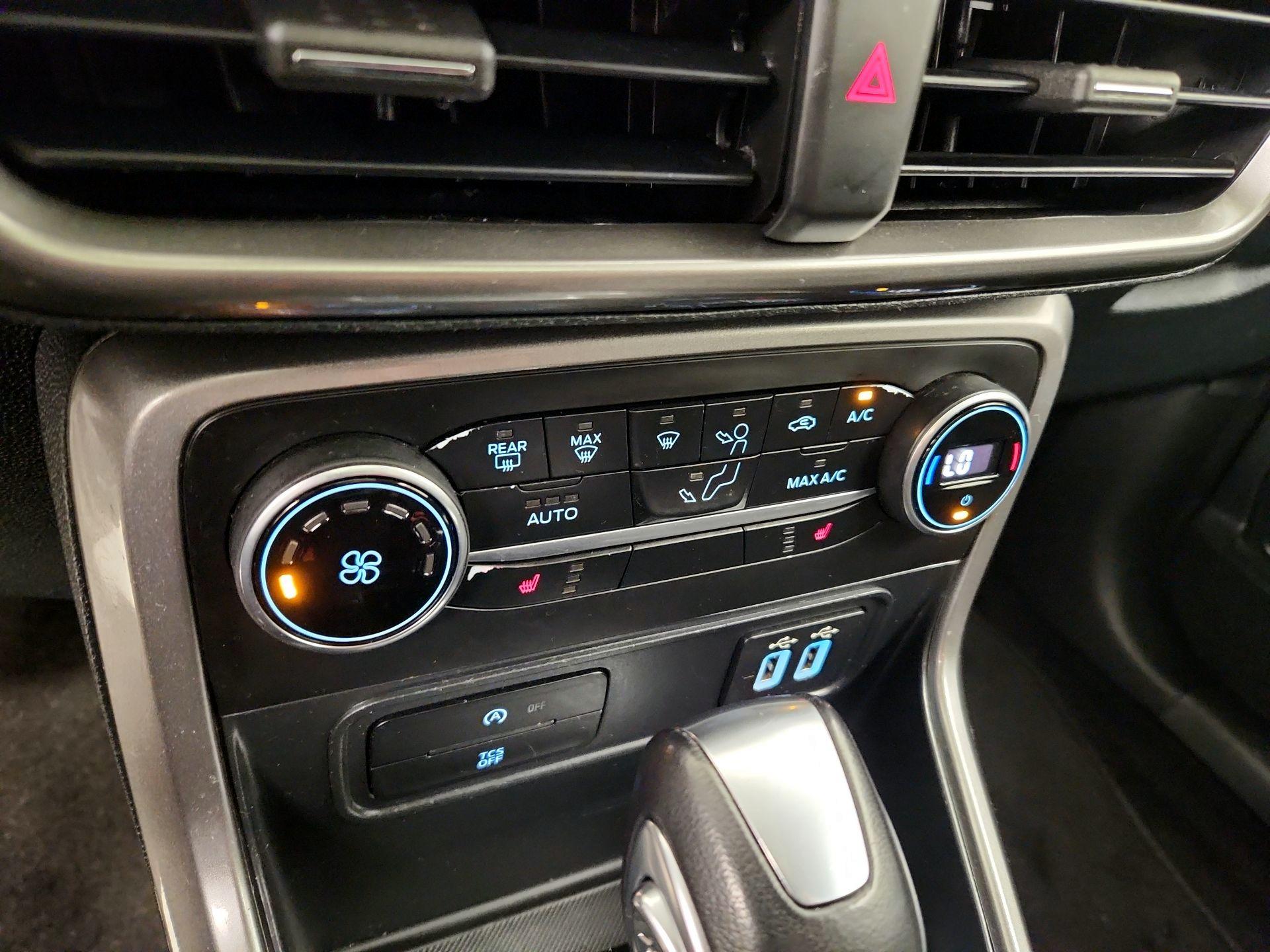 Thumbnail: 2021 Ford EcoSport - 16