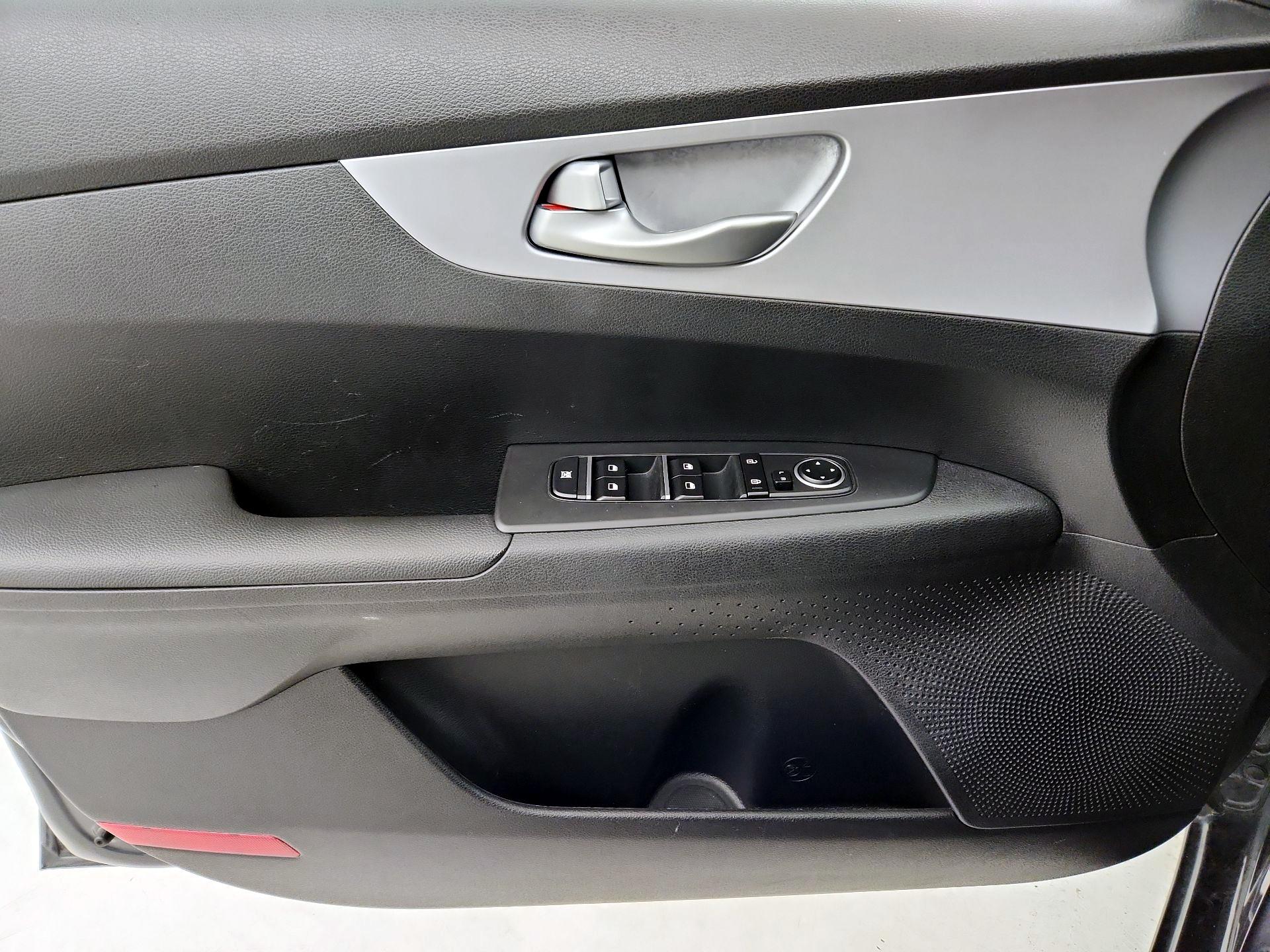 Thumbnail: 2024 Kia Forte - 12