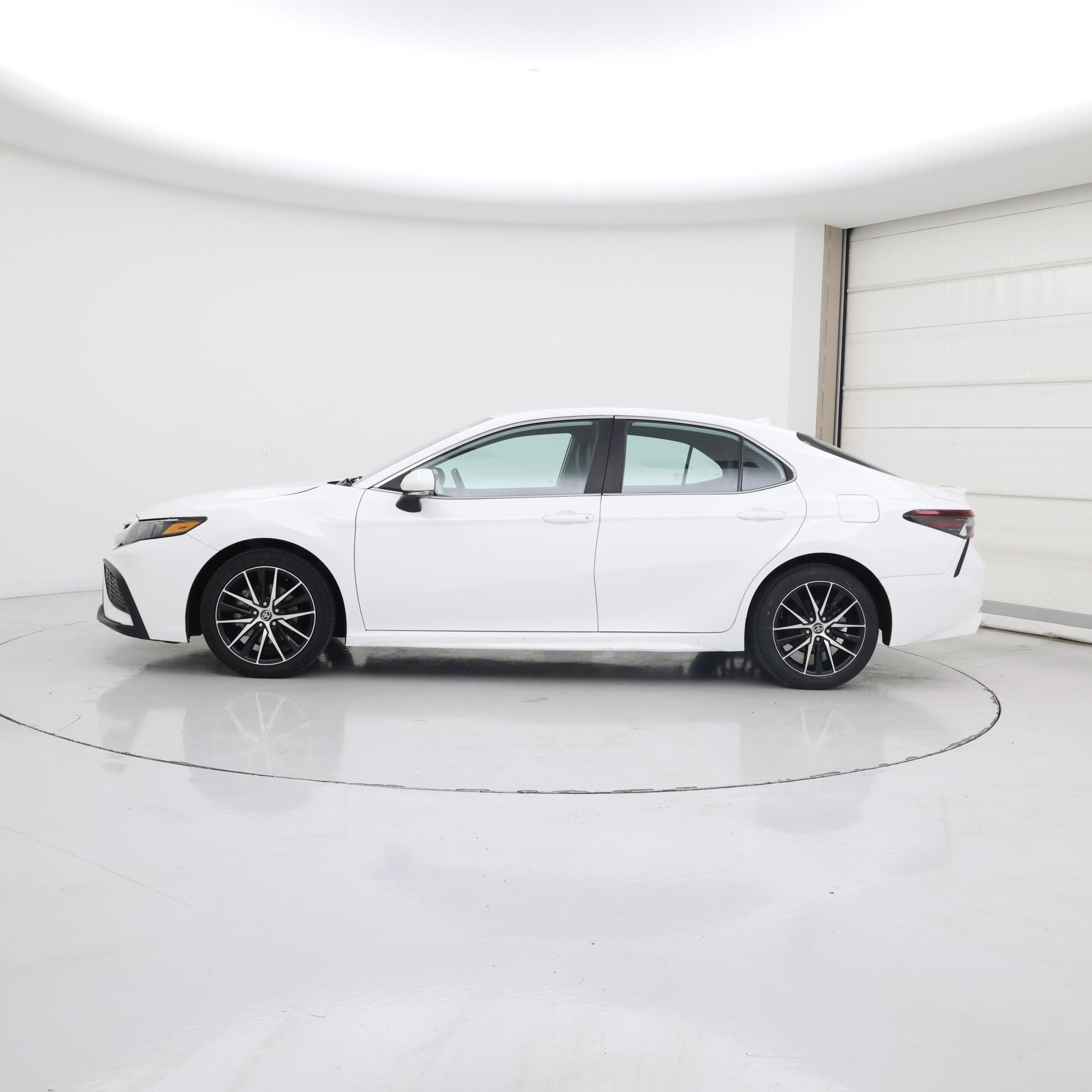 Thumbnail: 2024 Toyota Camry - 3