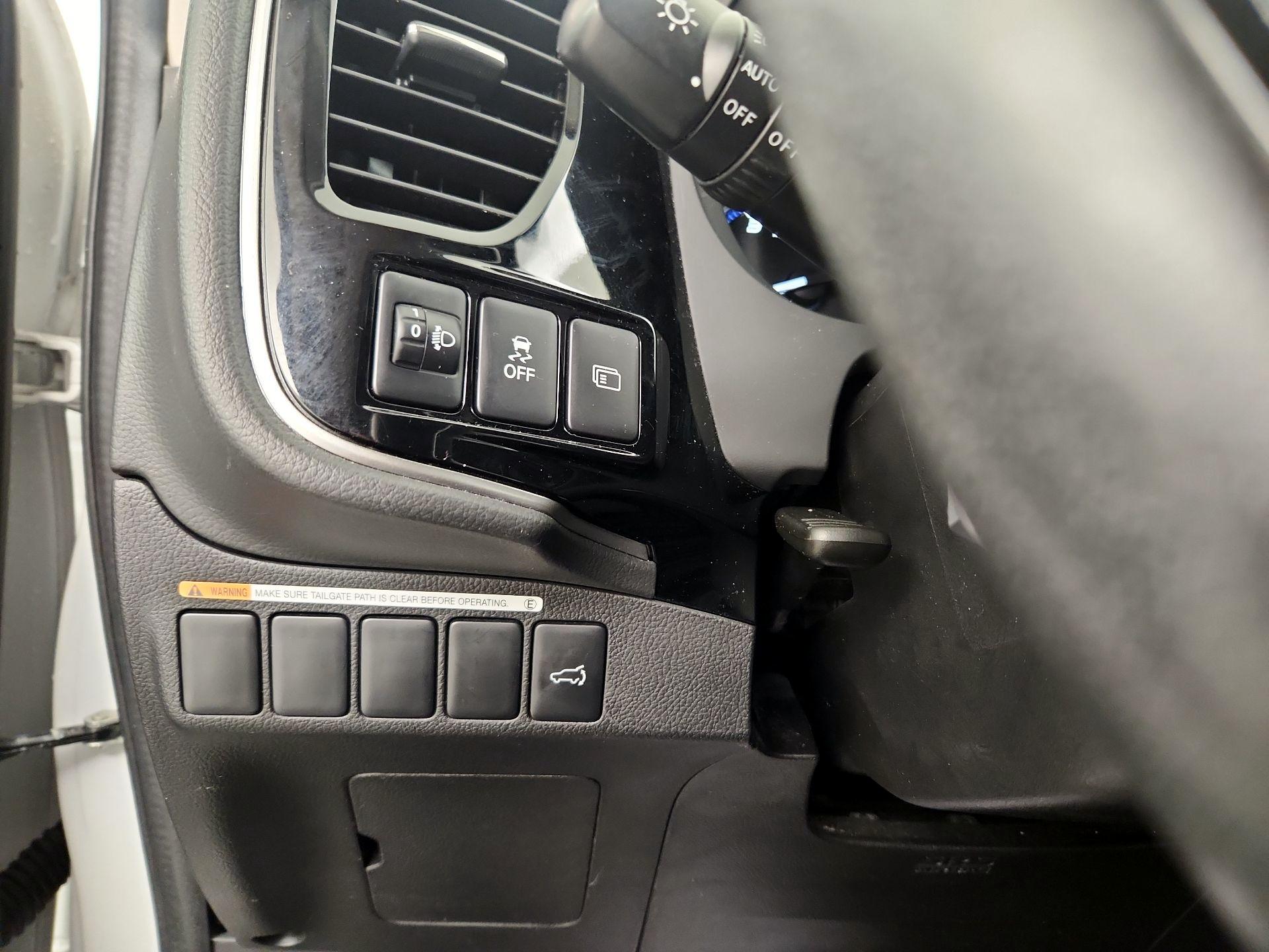 Thumbnail: 2018 Mitsubishi Outlander - 13