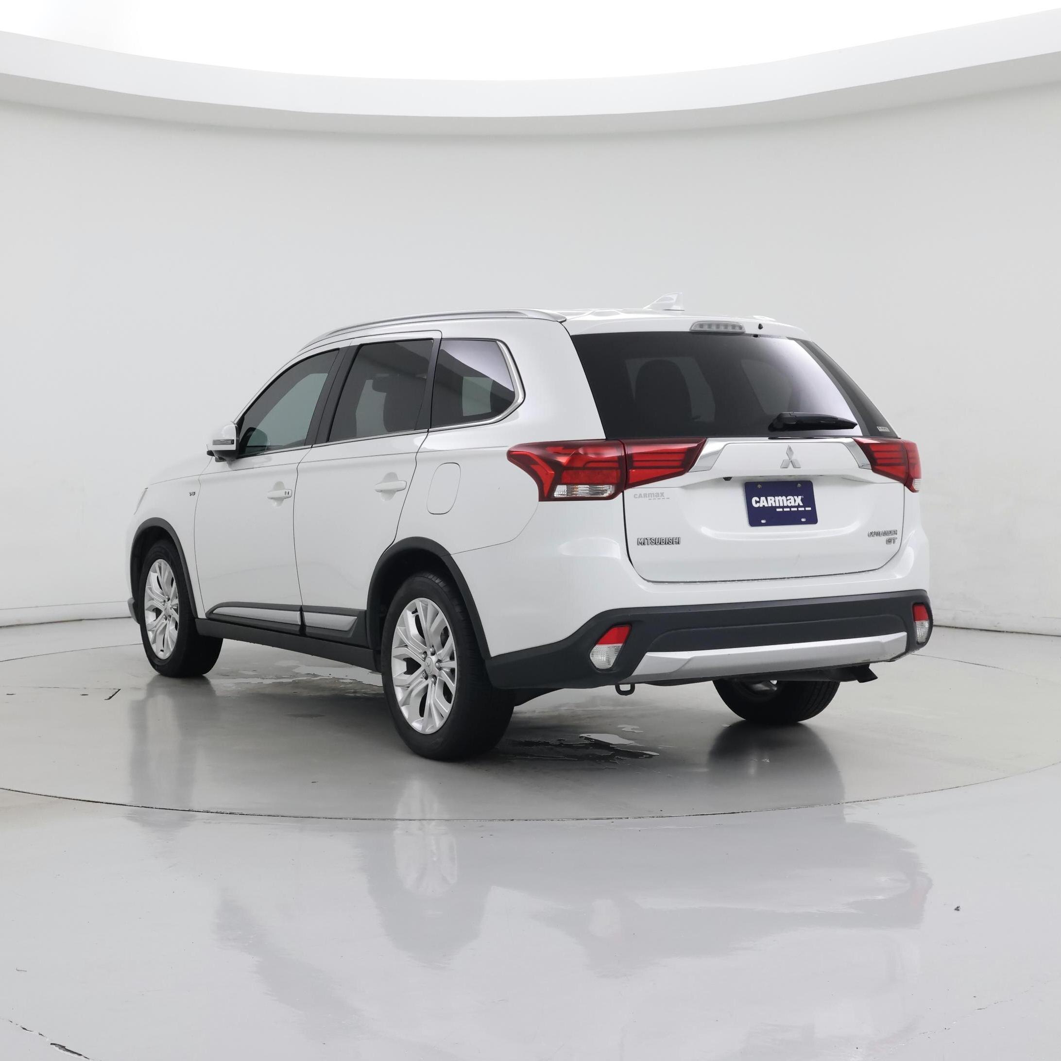 Thumbnail: 2018 Mitsubishi Outlander - 2