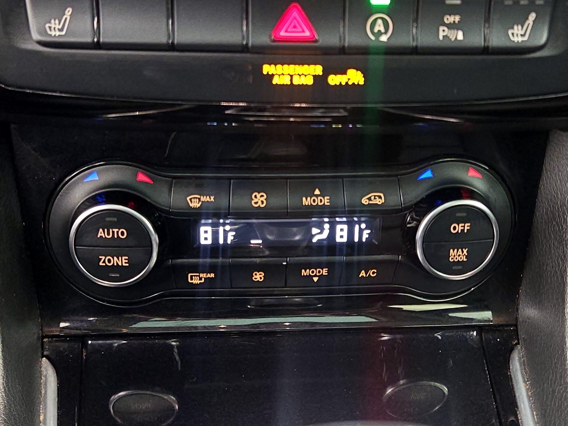 Thumbnail: 2017 INFINITI QX30 - 17