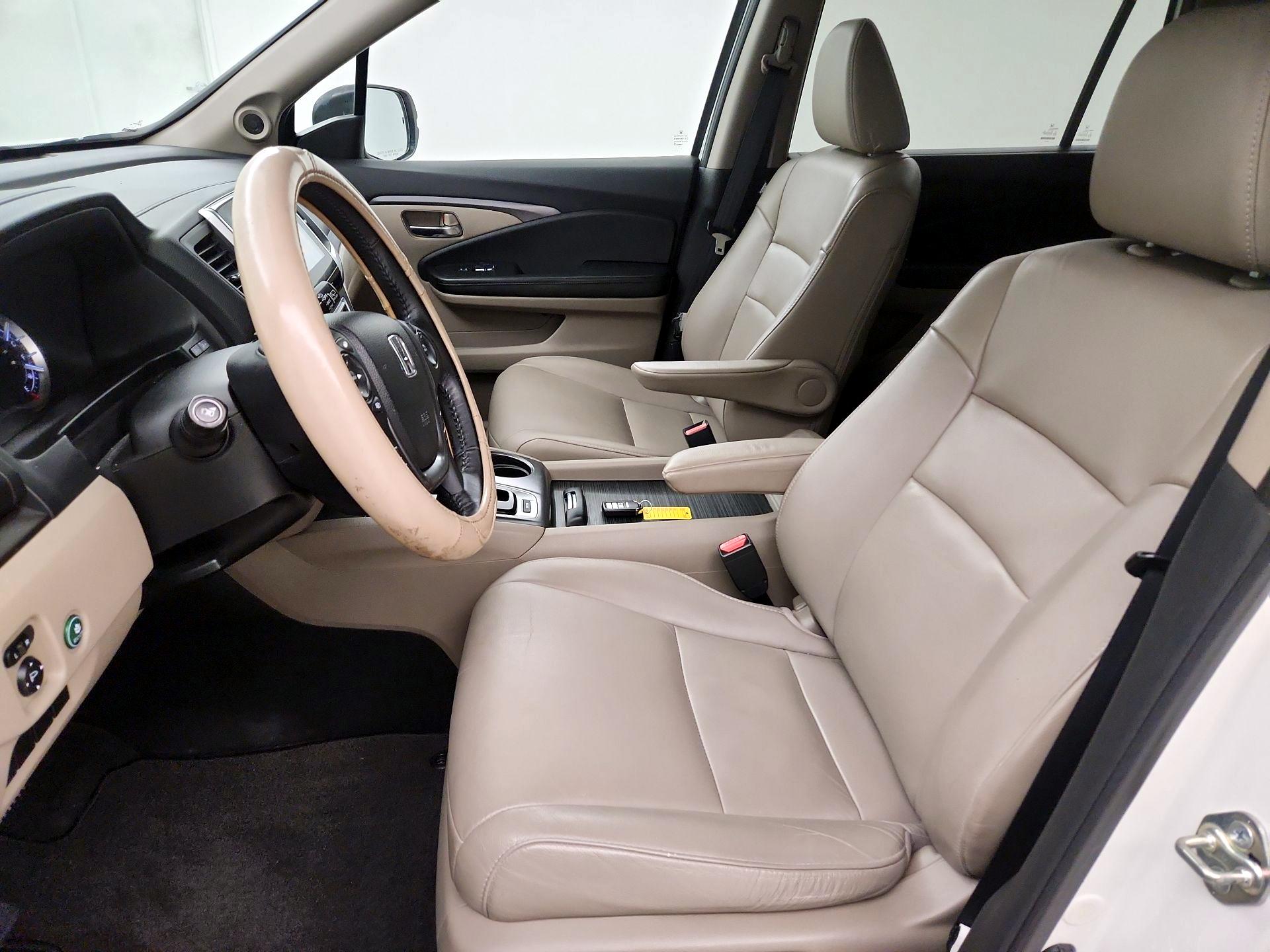 Thumbnail: 2016 Honda Pilot - 11