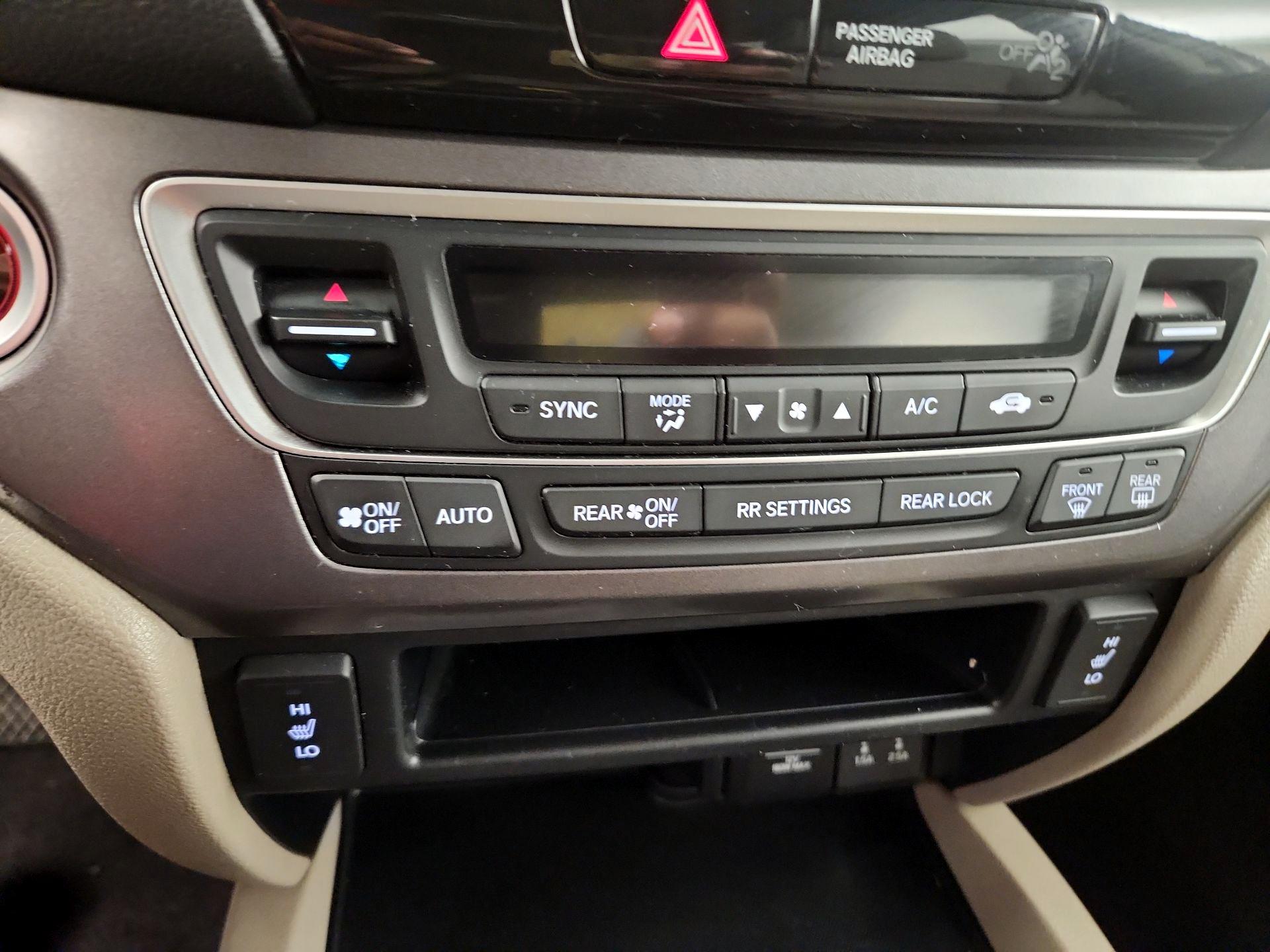 Thumbnail: 2016 Honda Pilot - 16