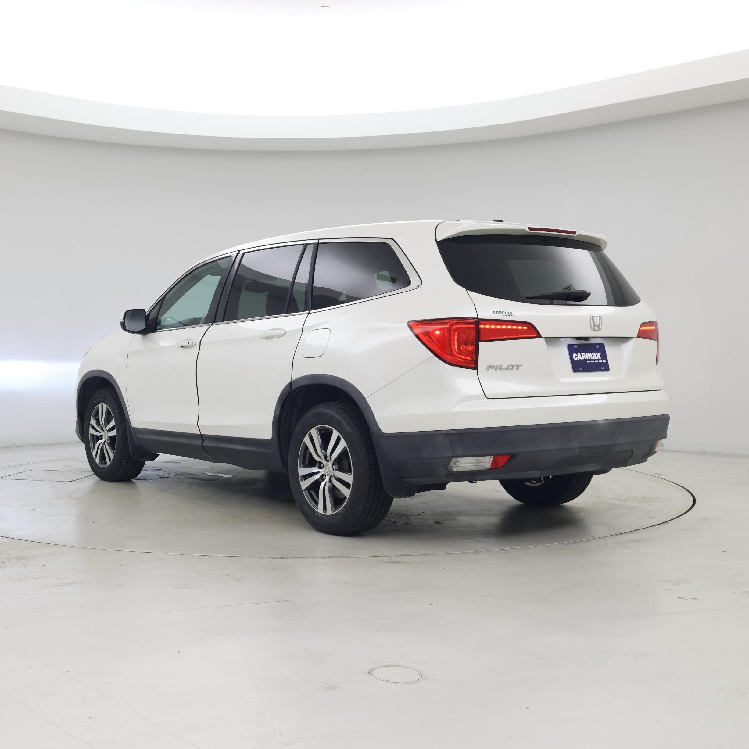 Thumbnail: 2016 Honda Pilot - 2