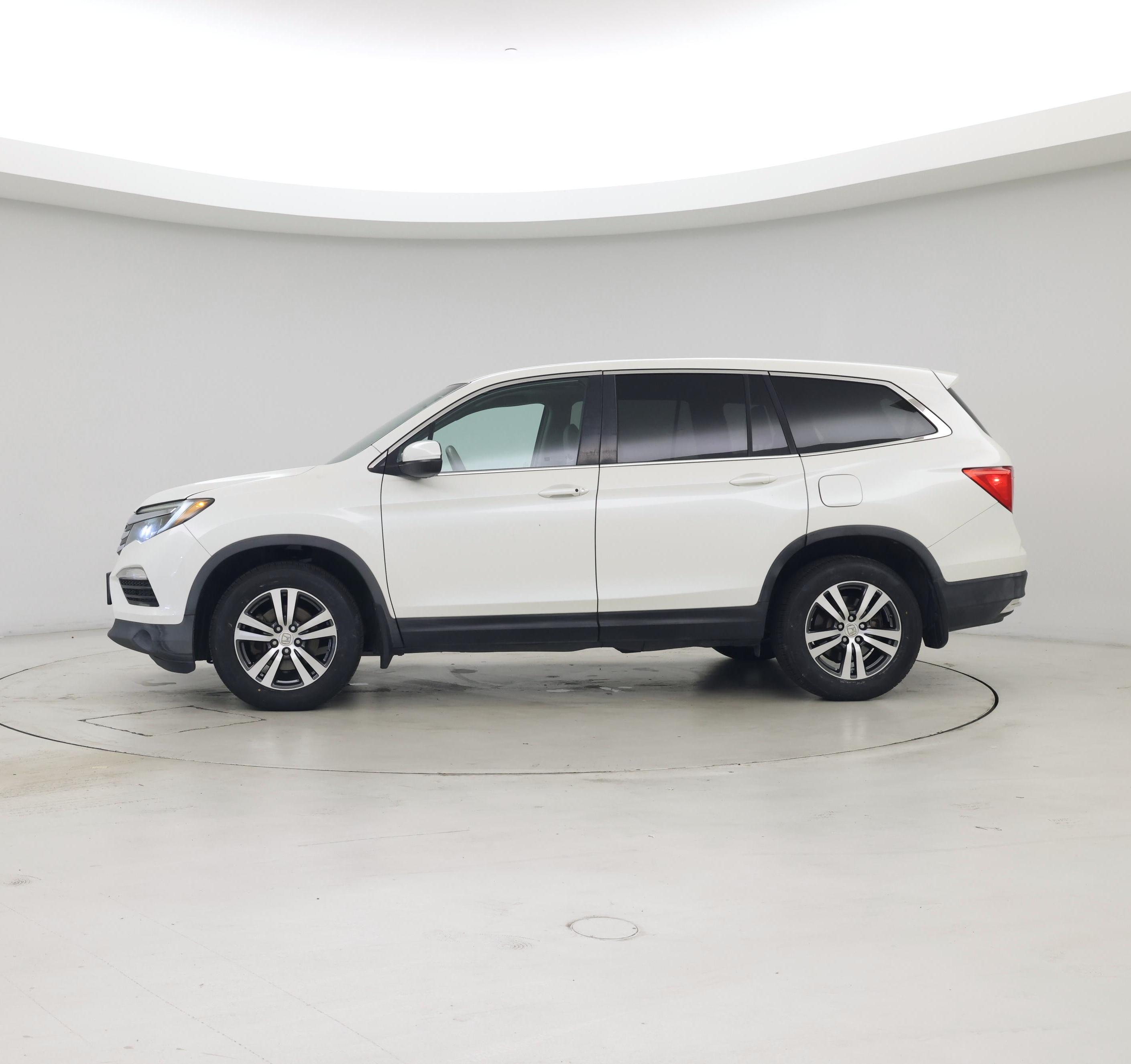 Thumbnail: 2016 Honda Pilot - 3