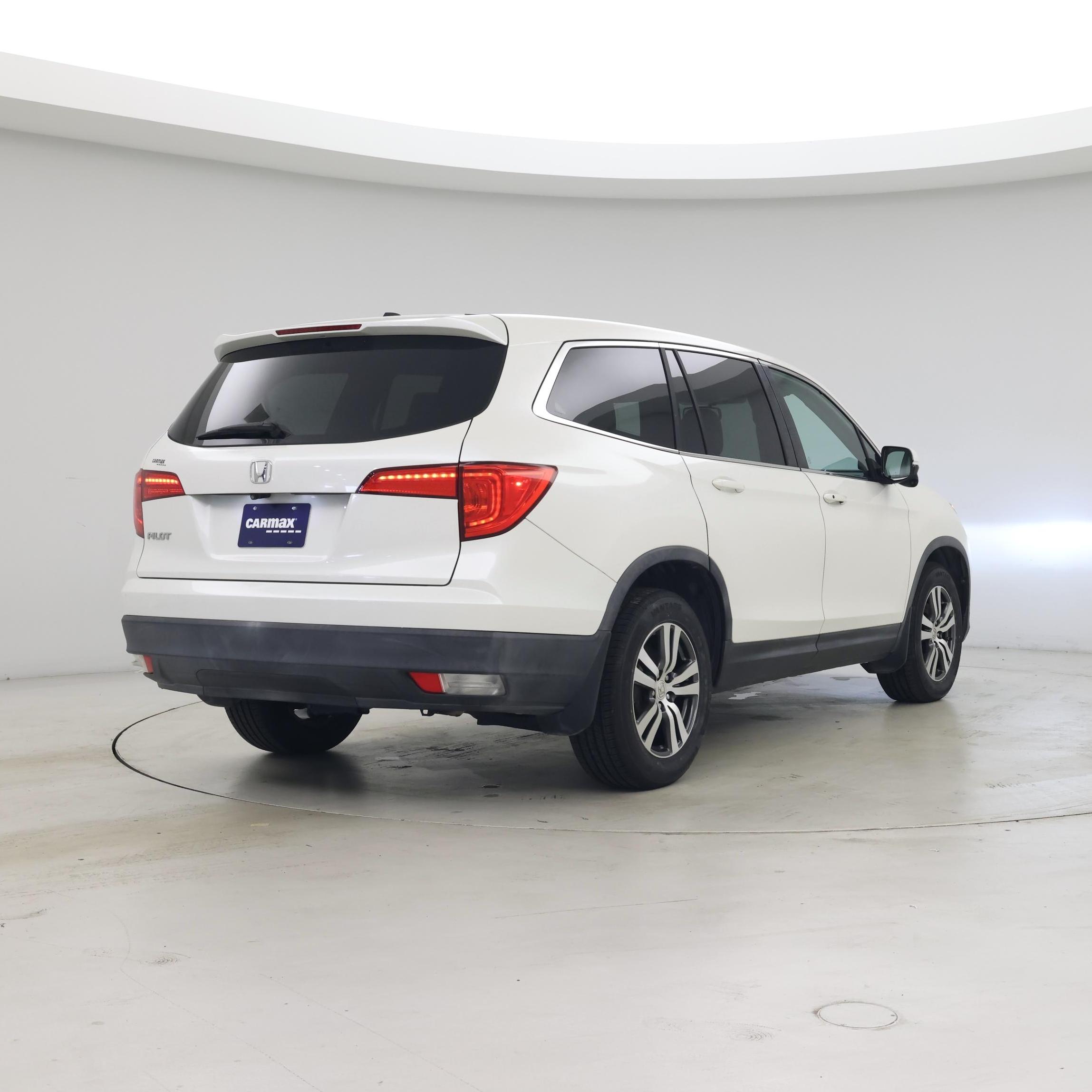 Thumbnail: 2016 Honda Pilot - 8