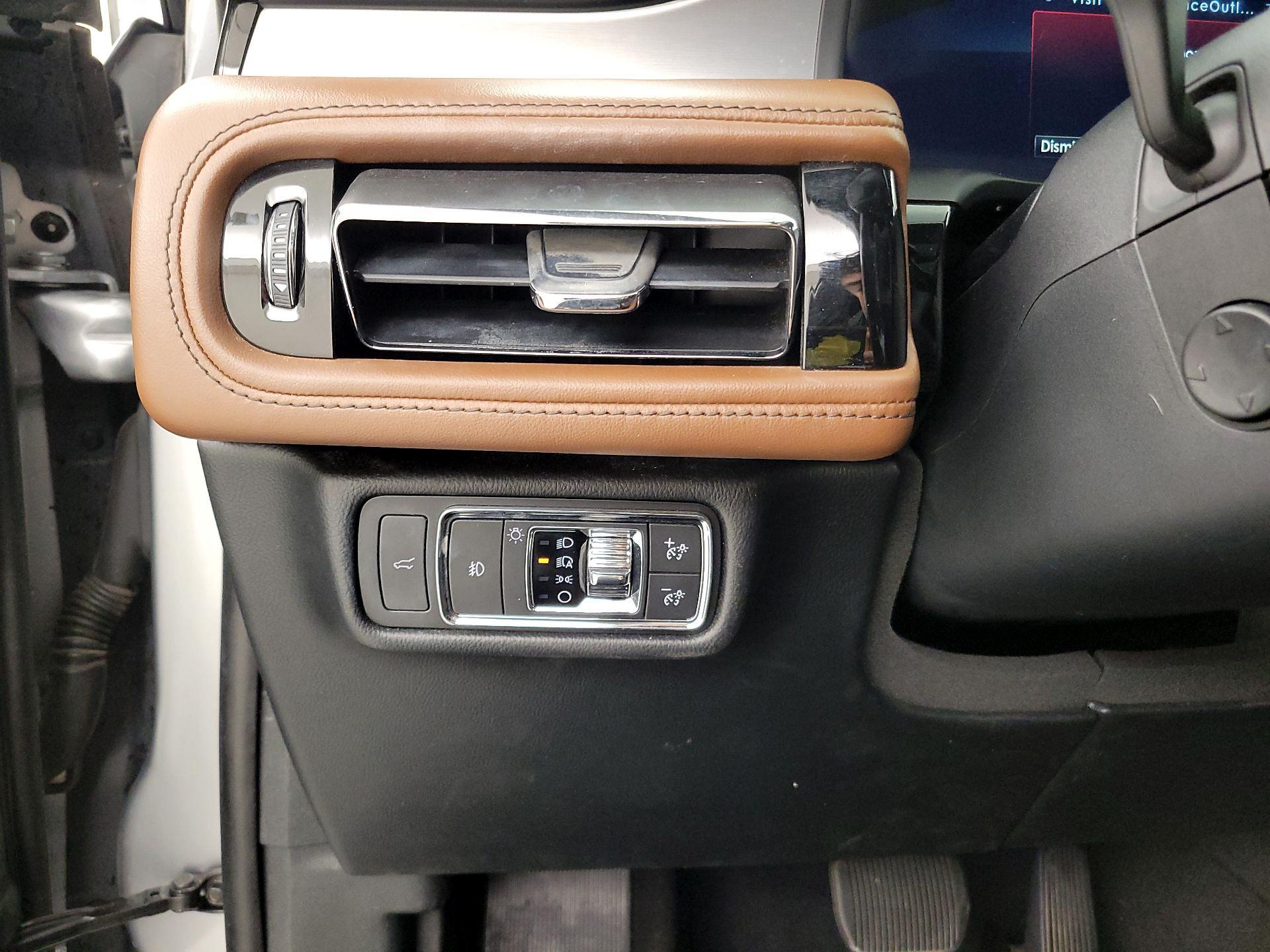 Thumbnail: 2020 Lincoln Aviator - 13