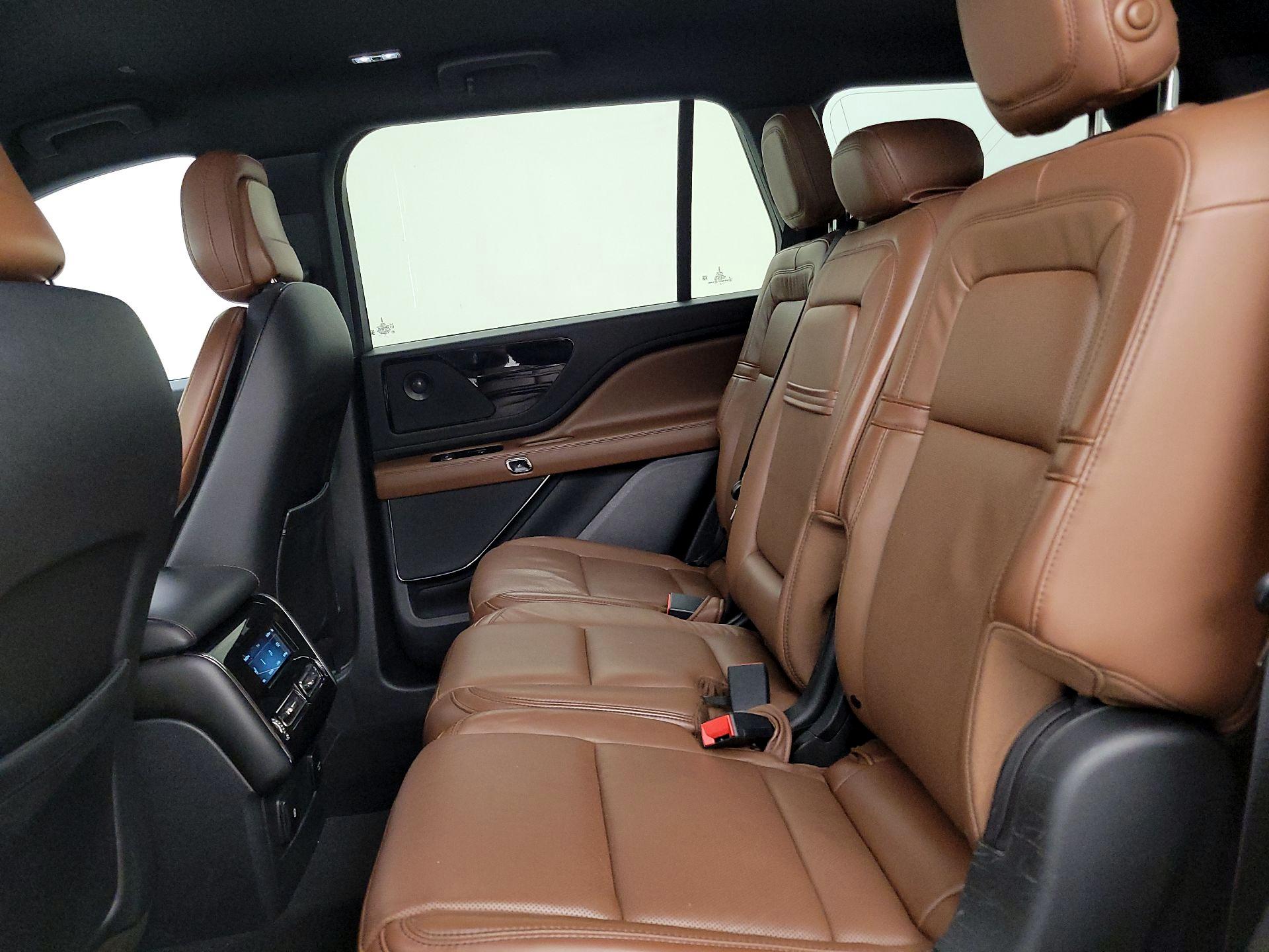 Thumbnail: 2020 Lincoln Aviator - 20