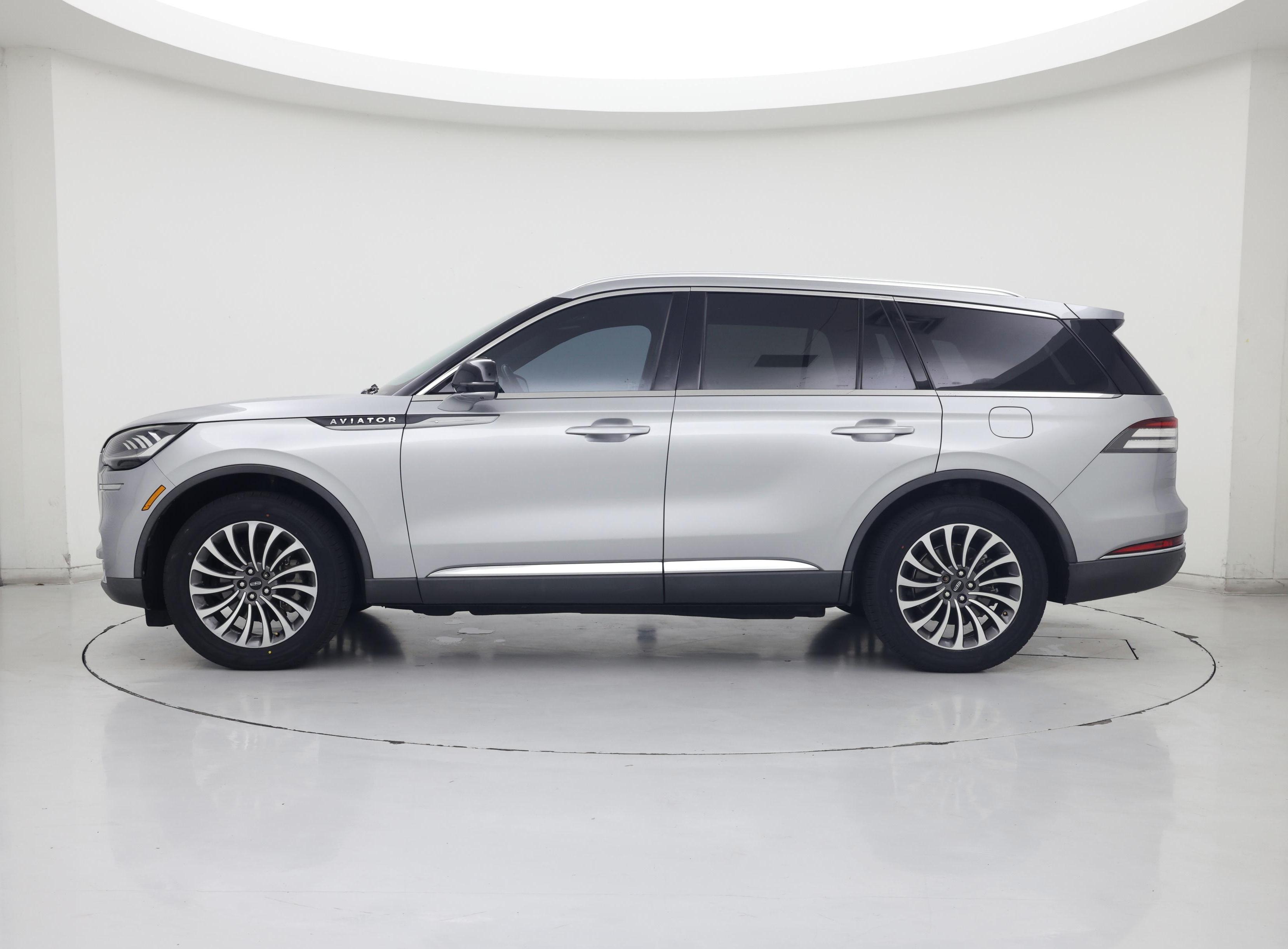 Thumbnail: 2020 Lincoln Aviator - 3
