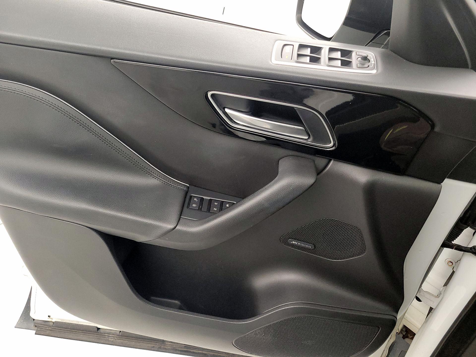 Thumbnail: 2018 Jaguar F-Pace - 12