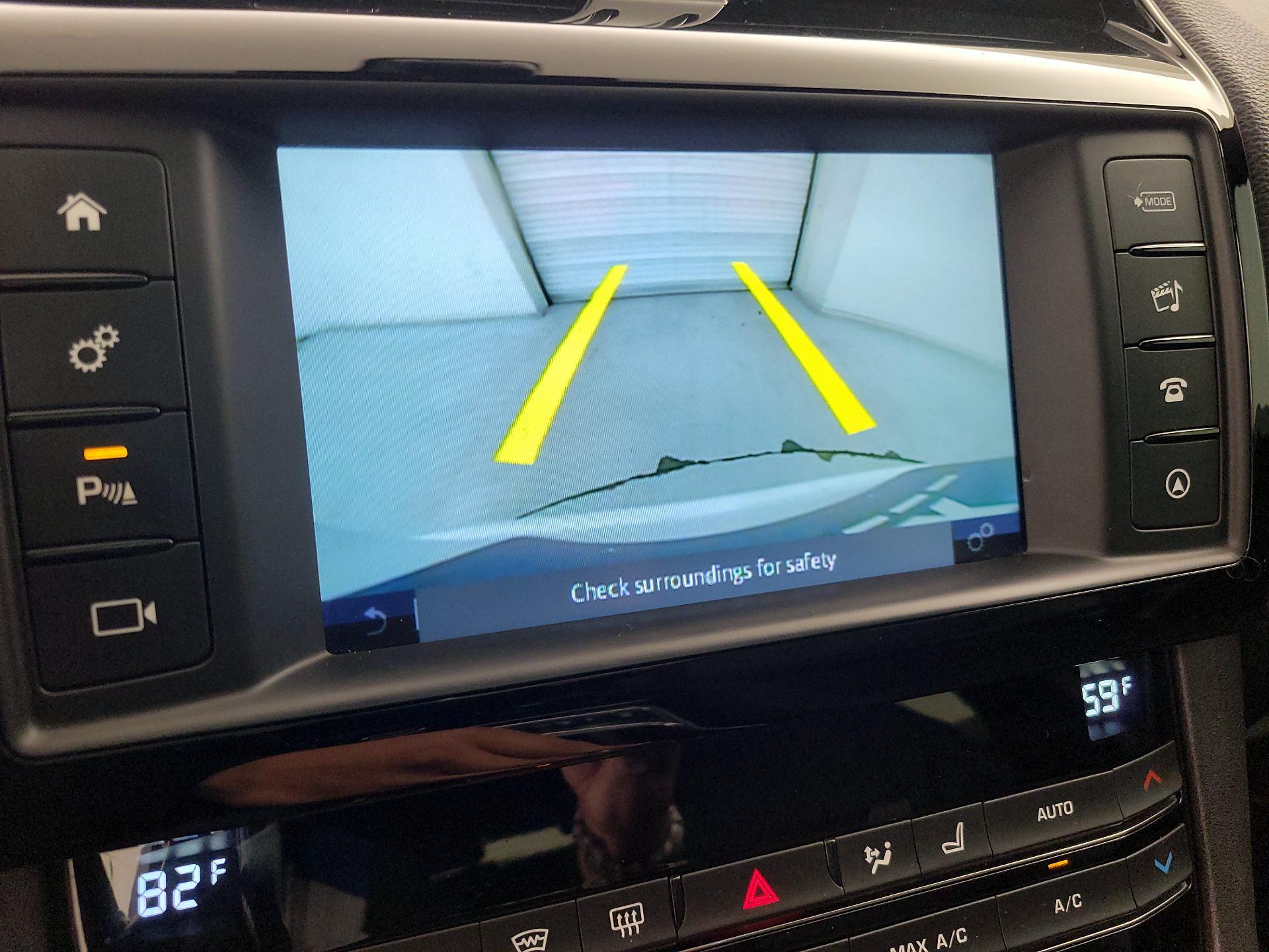 Thumbnail: 2018 Jaguar F-Pace - 15