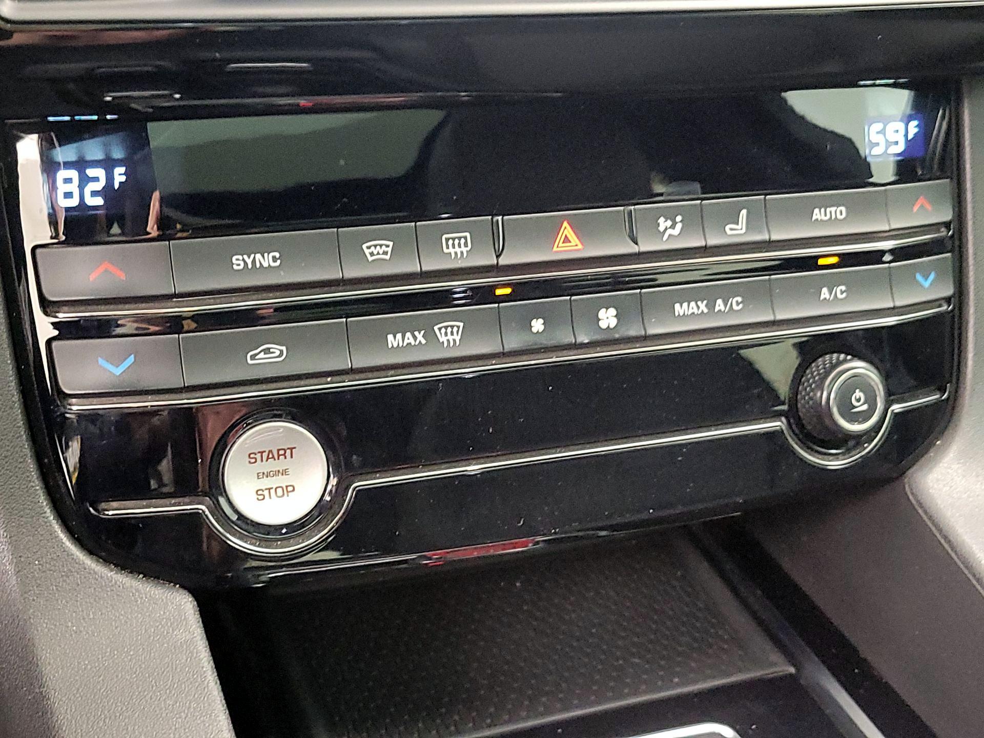 Thumbnail: 2018 Jaguar F-Pace - 17