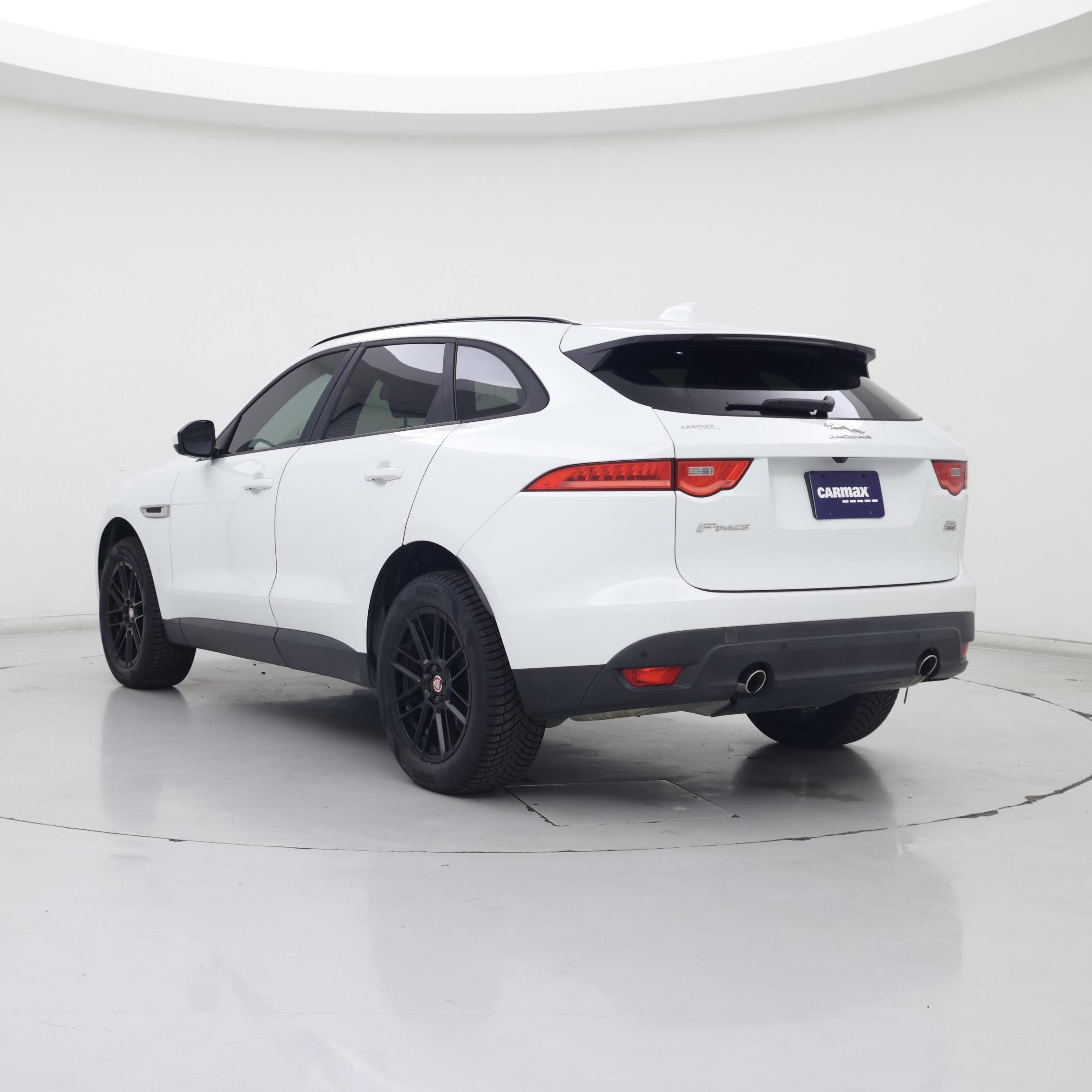 Thumbnail: 2018 Jaguar F-Pace - 2