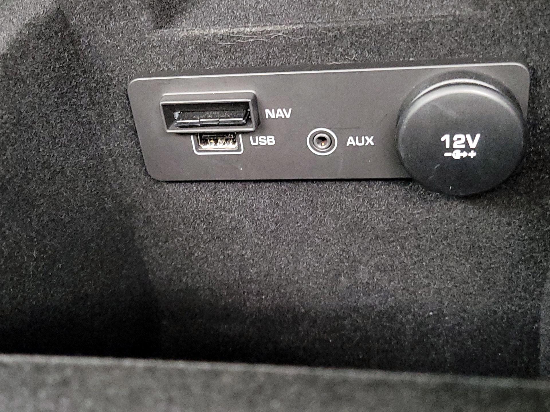 Thumbnail: 2018 Jaguar F-Pace - 19