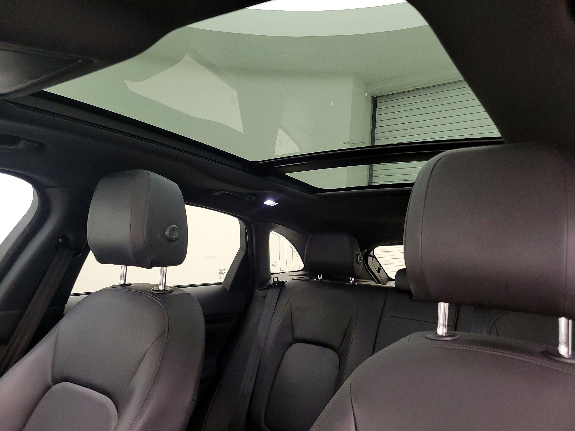 Thumbnail: 2018 Jaguar F-Pace - 20