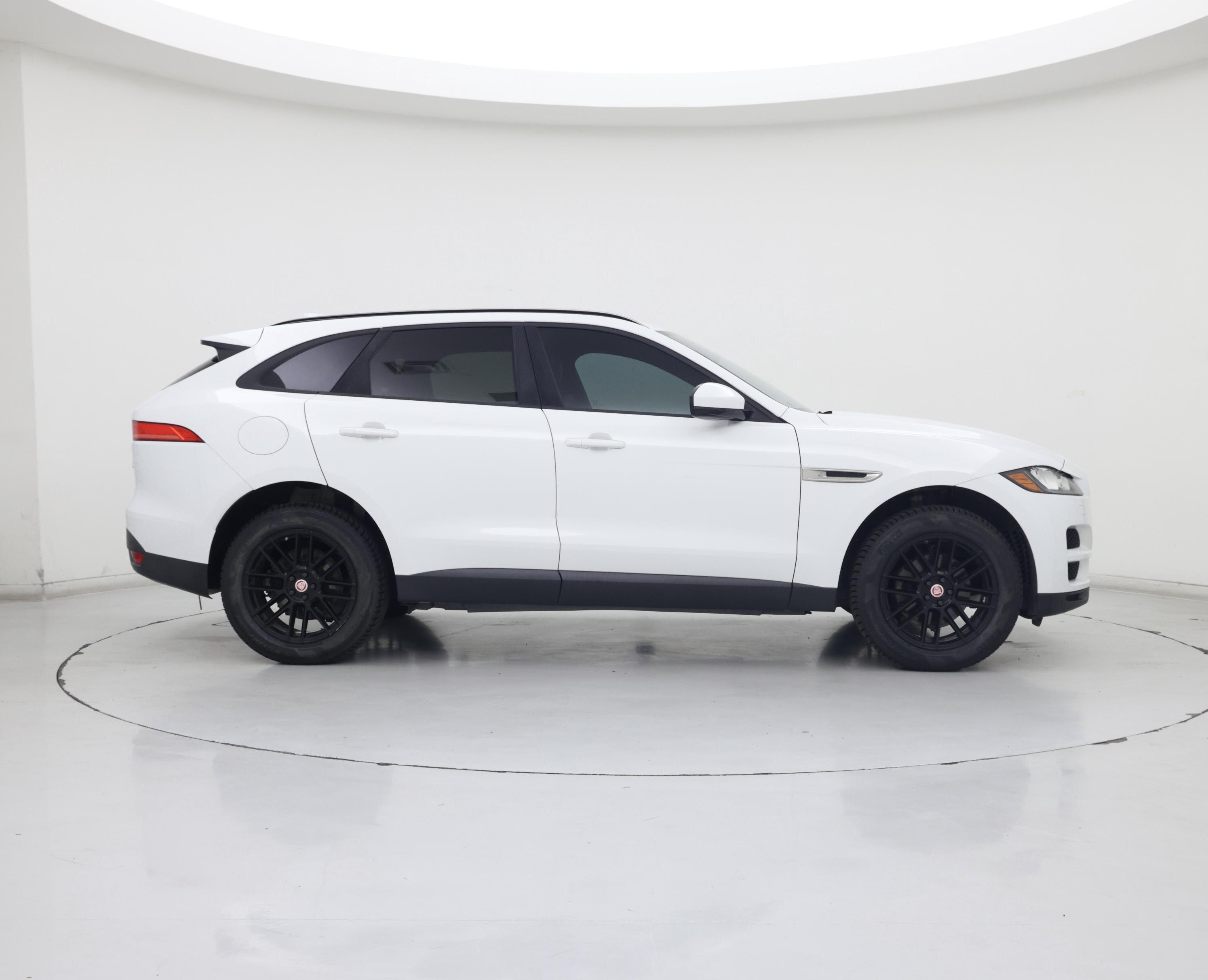 Thumbnail: 2018 Jaguar F-Pace - 7