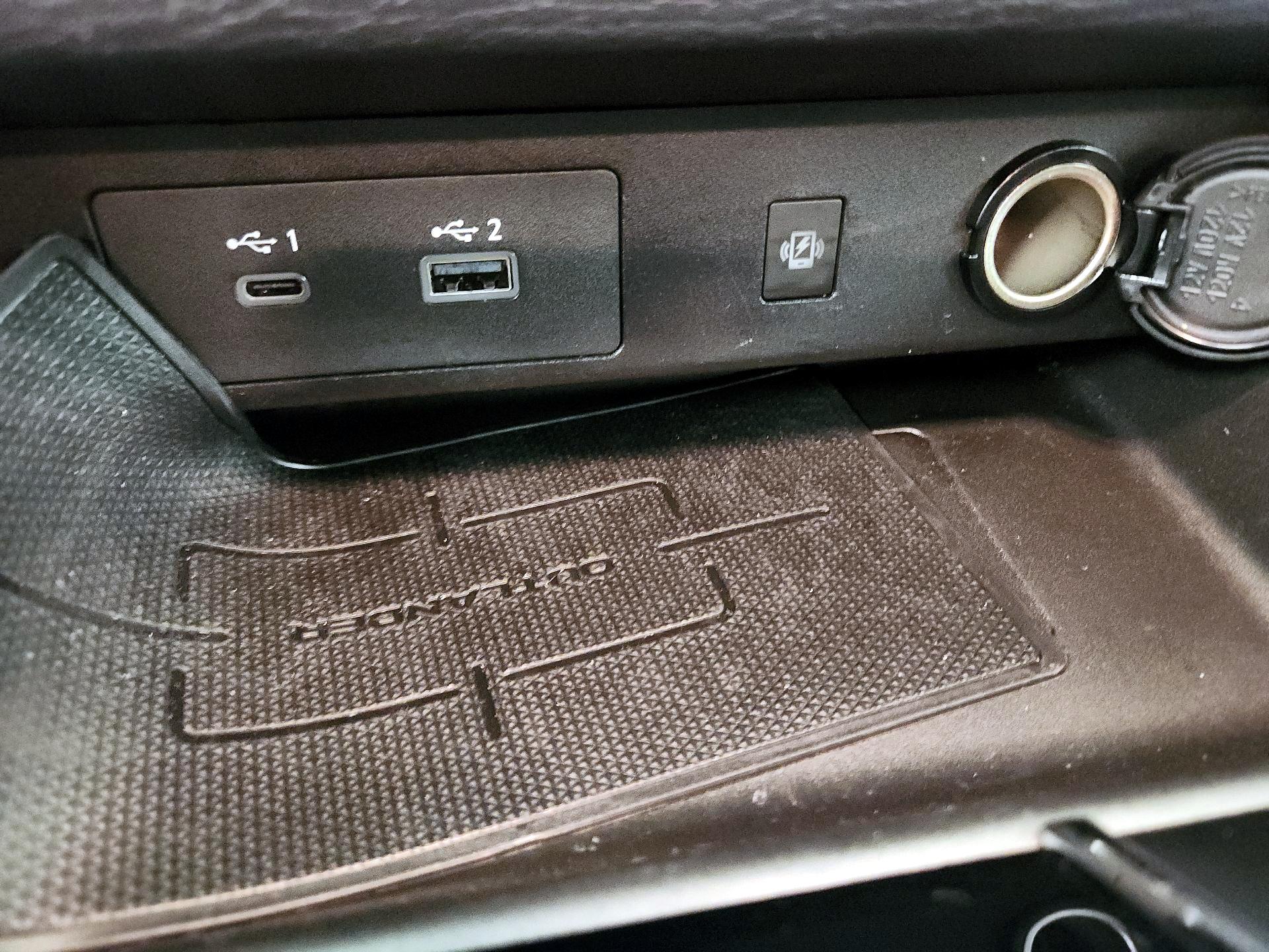 Thumbnail: 2024 Mitsubishi Outlander - 18