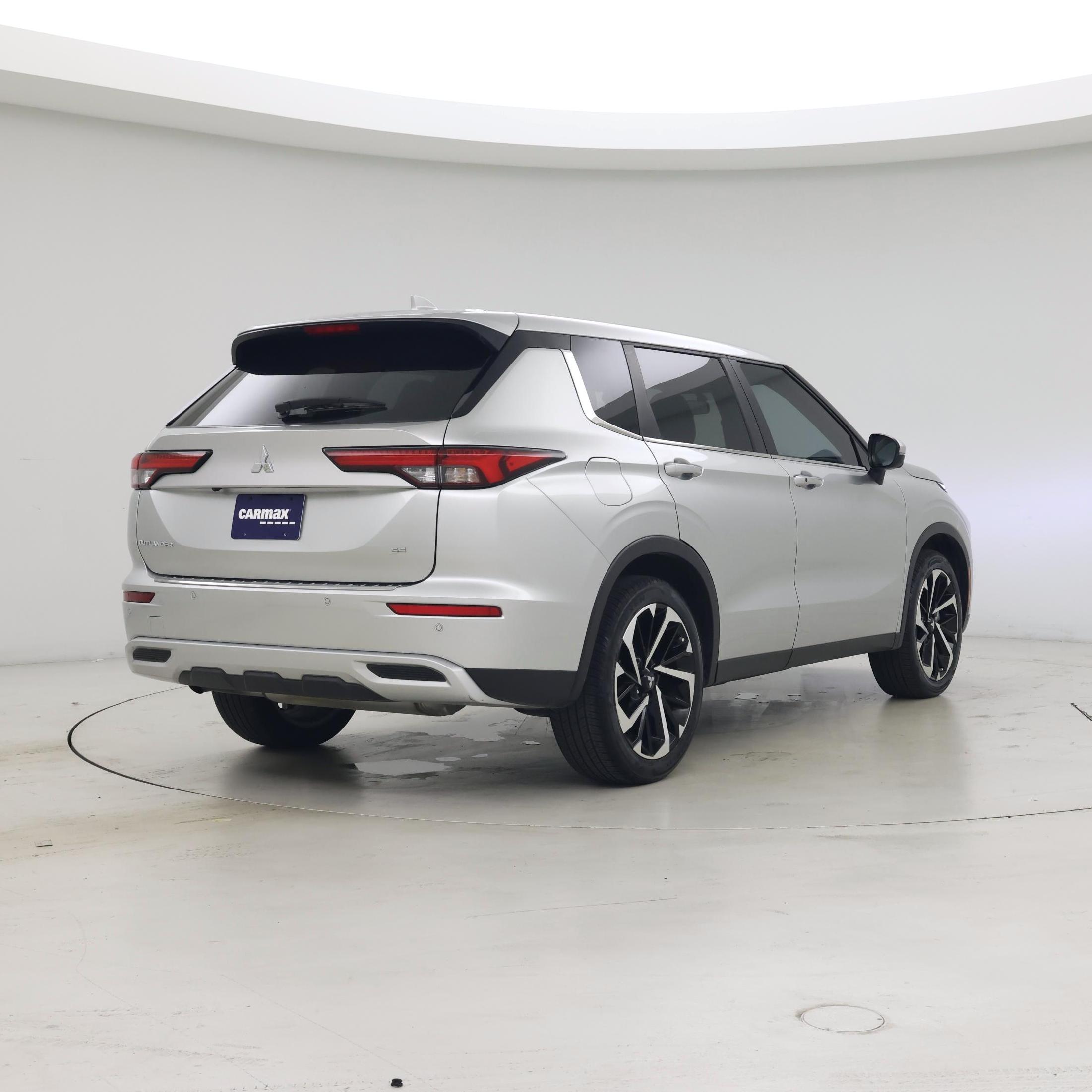 Thumbnail: 2024 Mitsubishi Outlander - 8