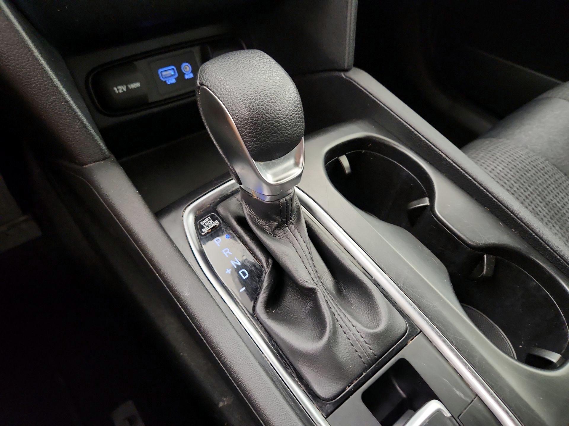 Thumbnail: 2019 Hyundai Santa Fe - 17