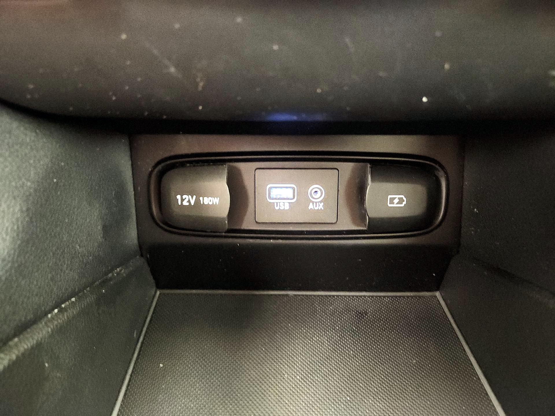 Thumbnail: 2019 Hyundai Santa Fe - 18