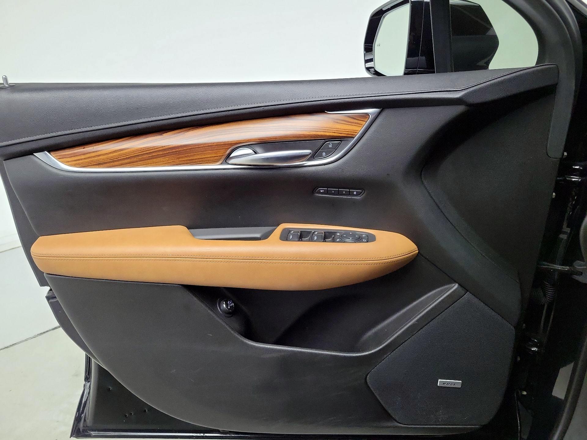 Thumbnail: 2021 Cadillac XT5 - 12