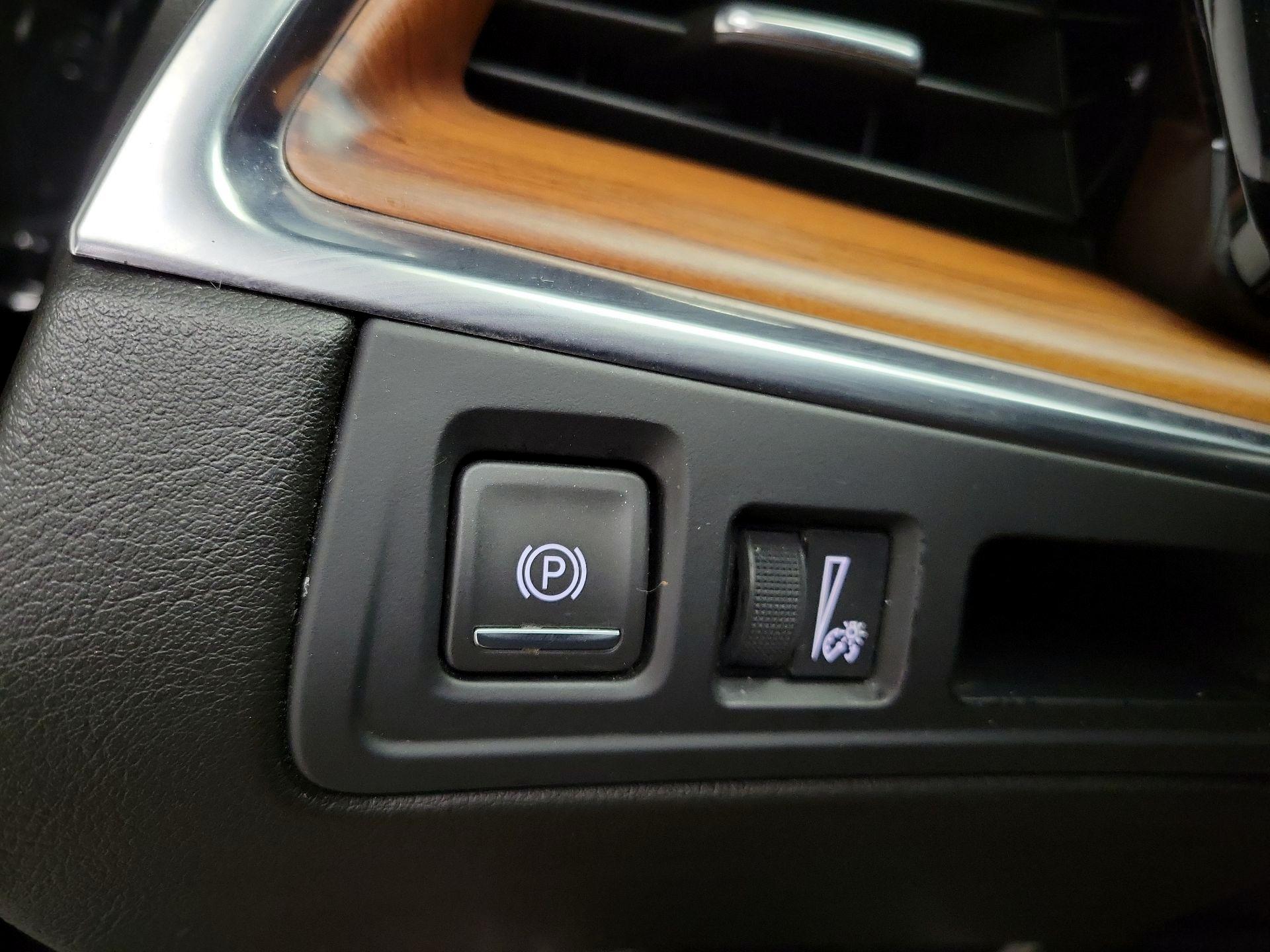 Thumbnail: 2021 Cadillac XT5 - 13