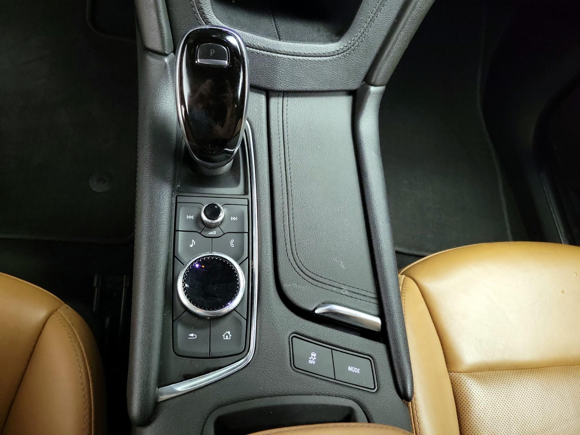 Thumbnail: 2021 Cadillac XT5 - 18