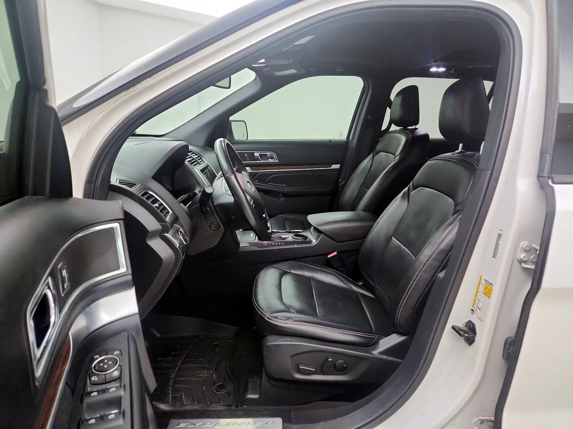 Thumbnail: 2019 Ford Explorer - 11