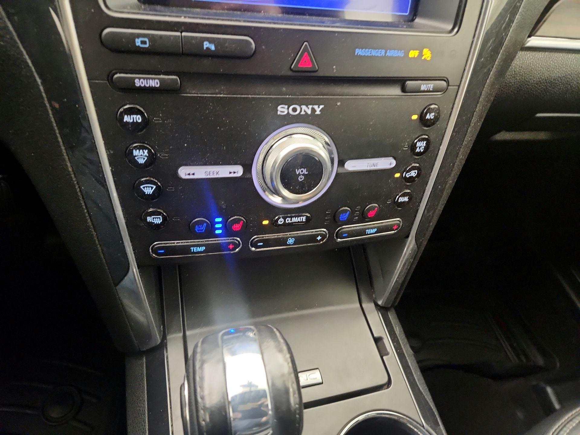 Thumbnail: 2019 Ford Explorer - 14