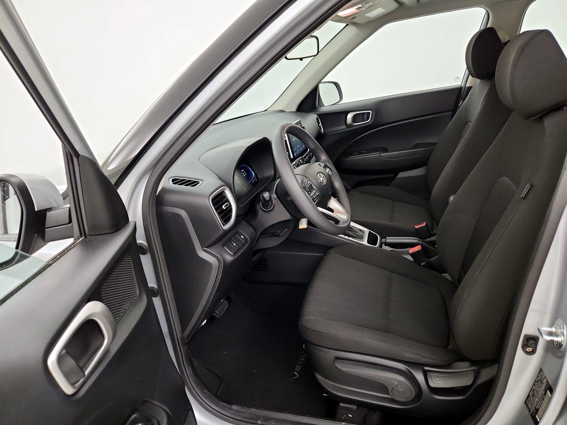 Thumbnail: 2023 Hyundai Venue - 11